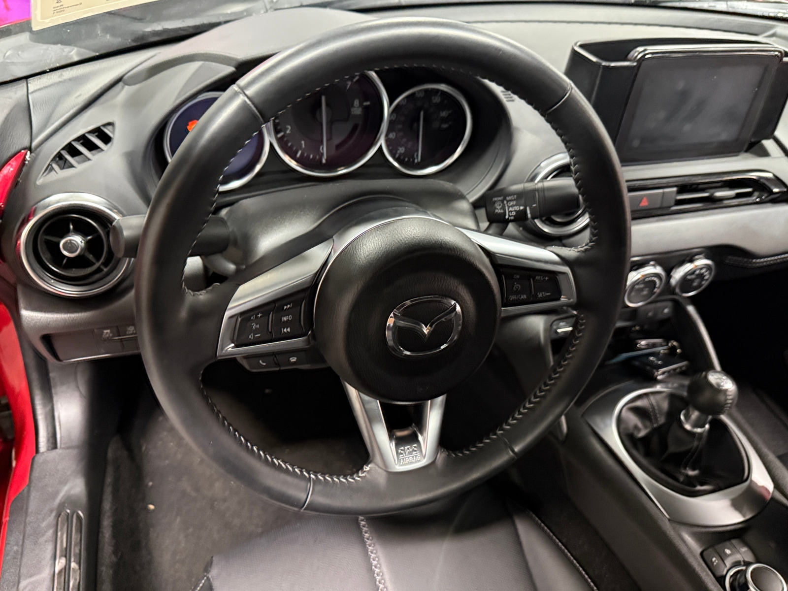 Thumbnail: 2021 Mazda MX-5 Miata - 4