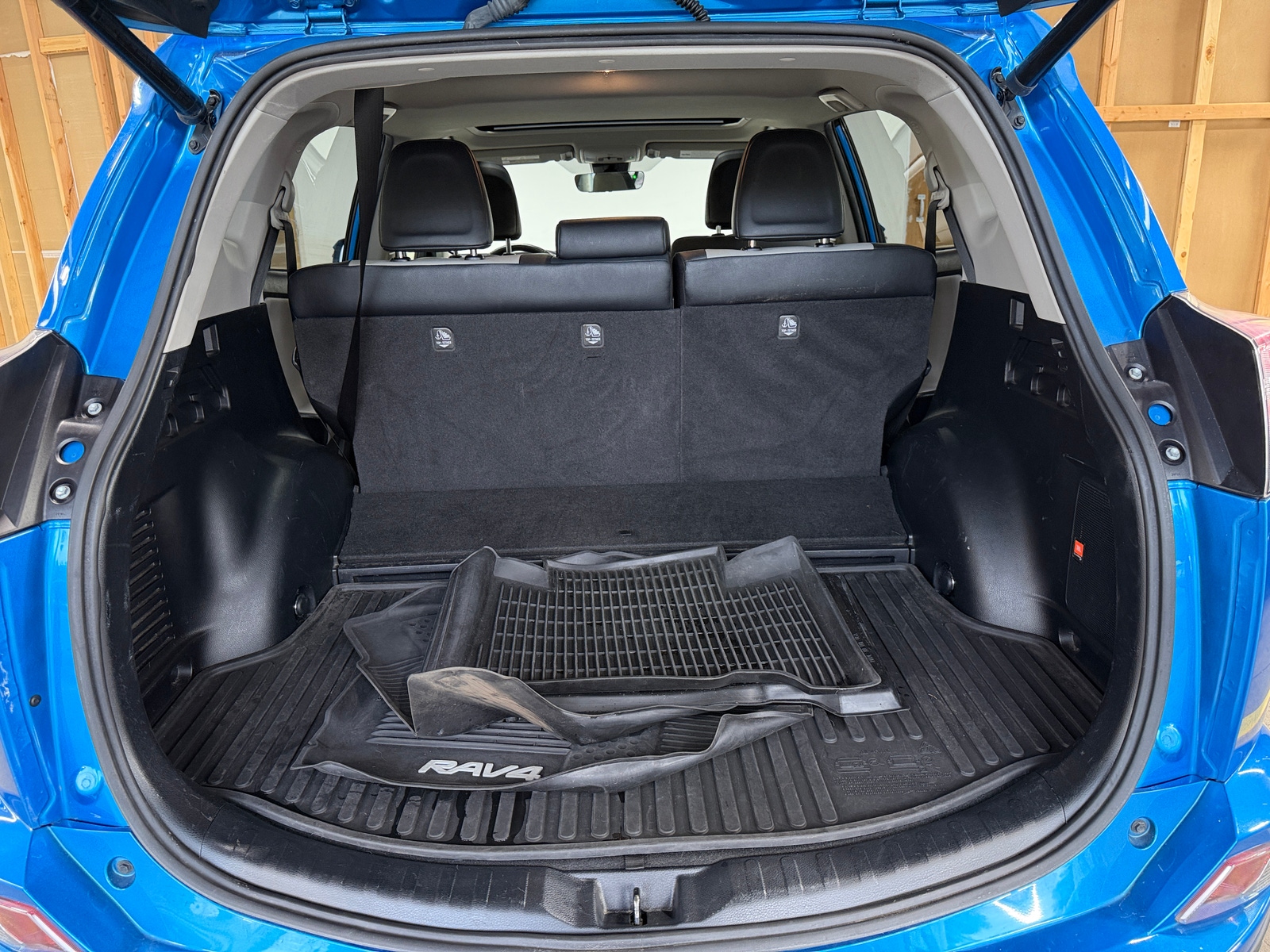 Thumbnail: 2017 Toyota RAV4 - 6