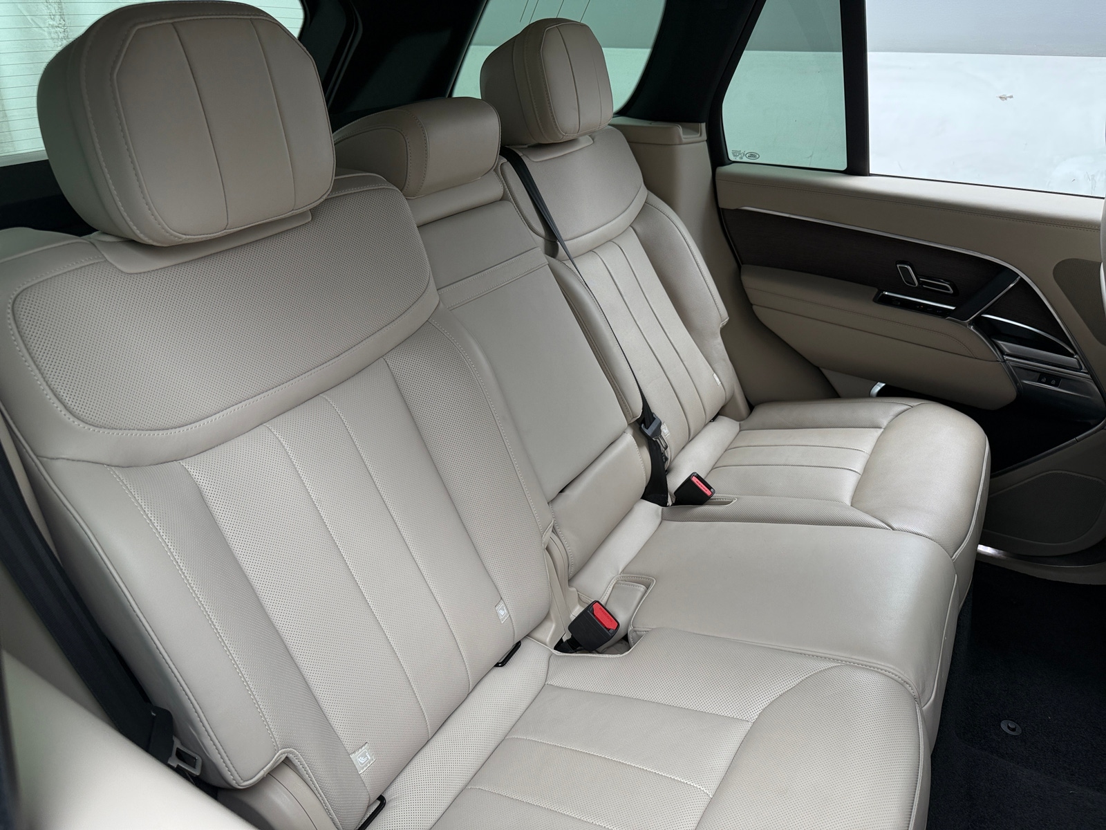 Thumbnail: 2023 Land Rover Range Rover - 5