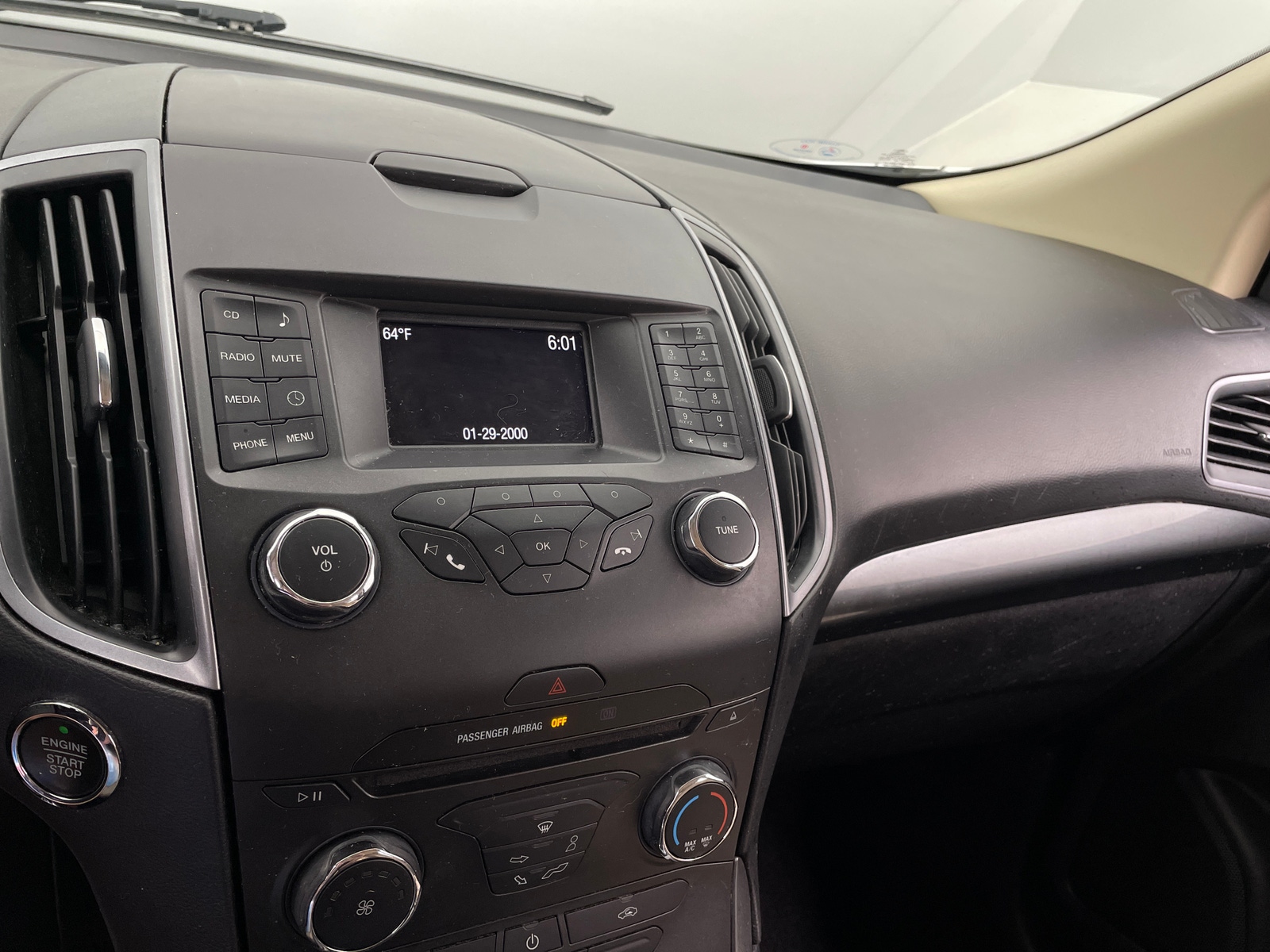 Thumbnail: 2016 Ford Edge - 4