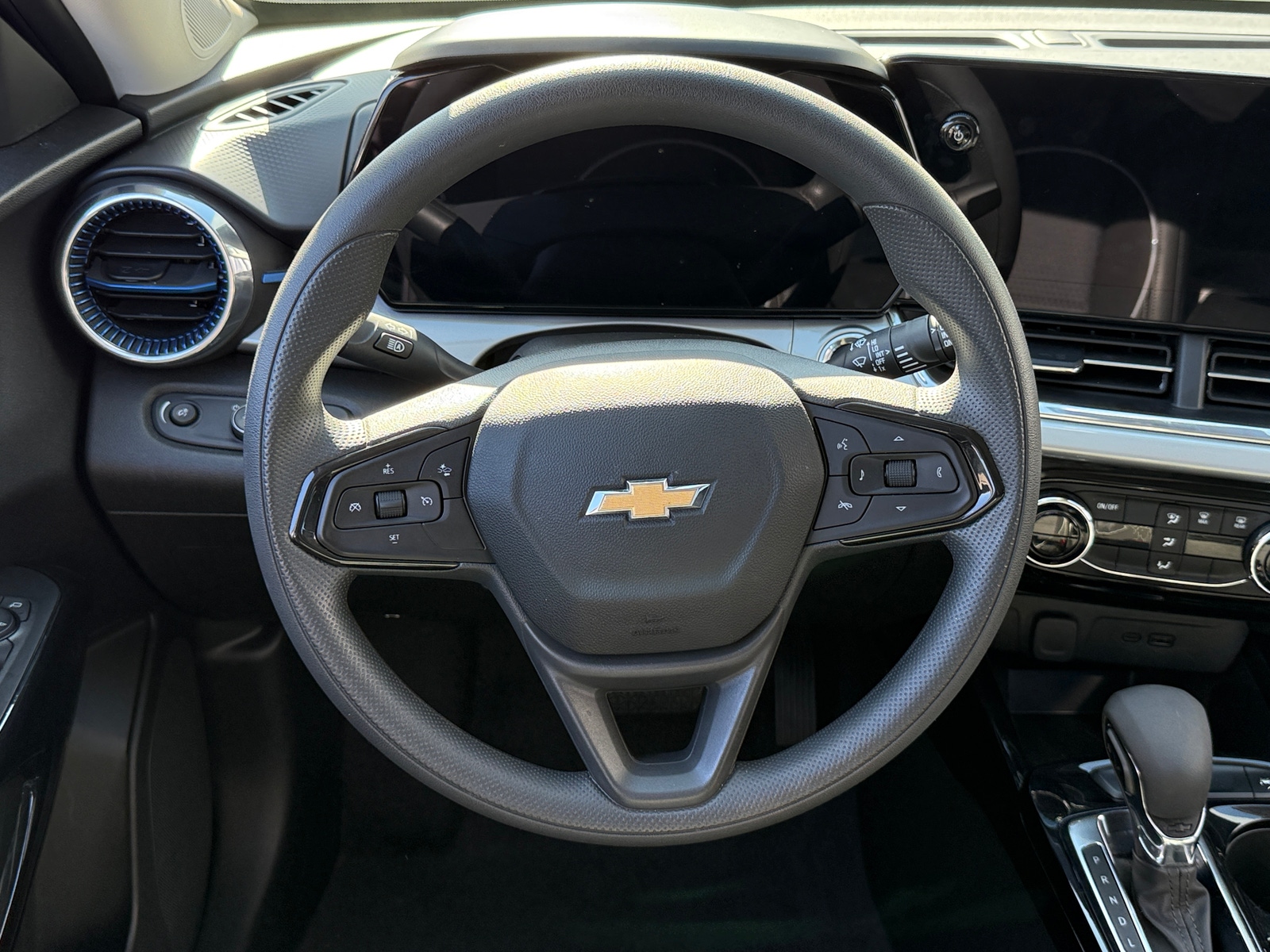 Thumbnail: 2025 Chevrolet Trax - 4