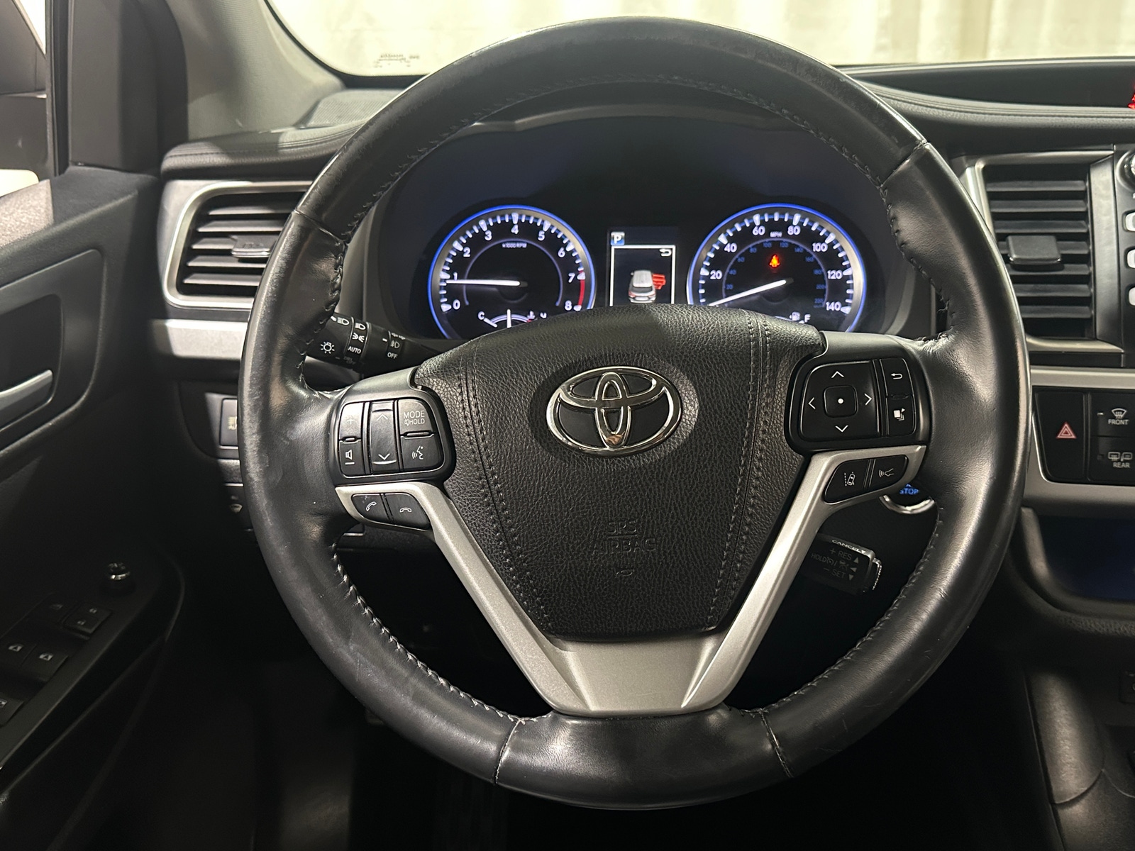 Thumbnail: 2017 Toyota Highlander - 5