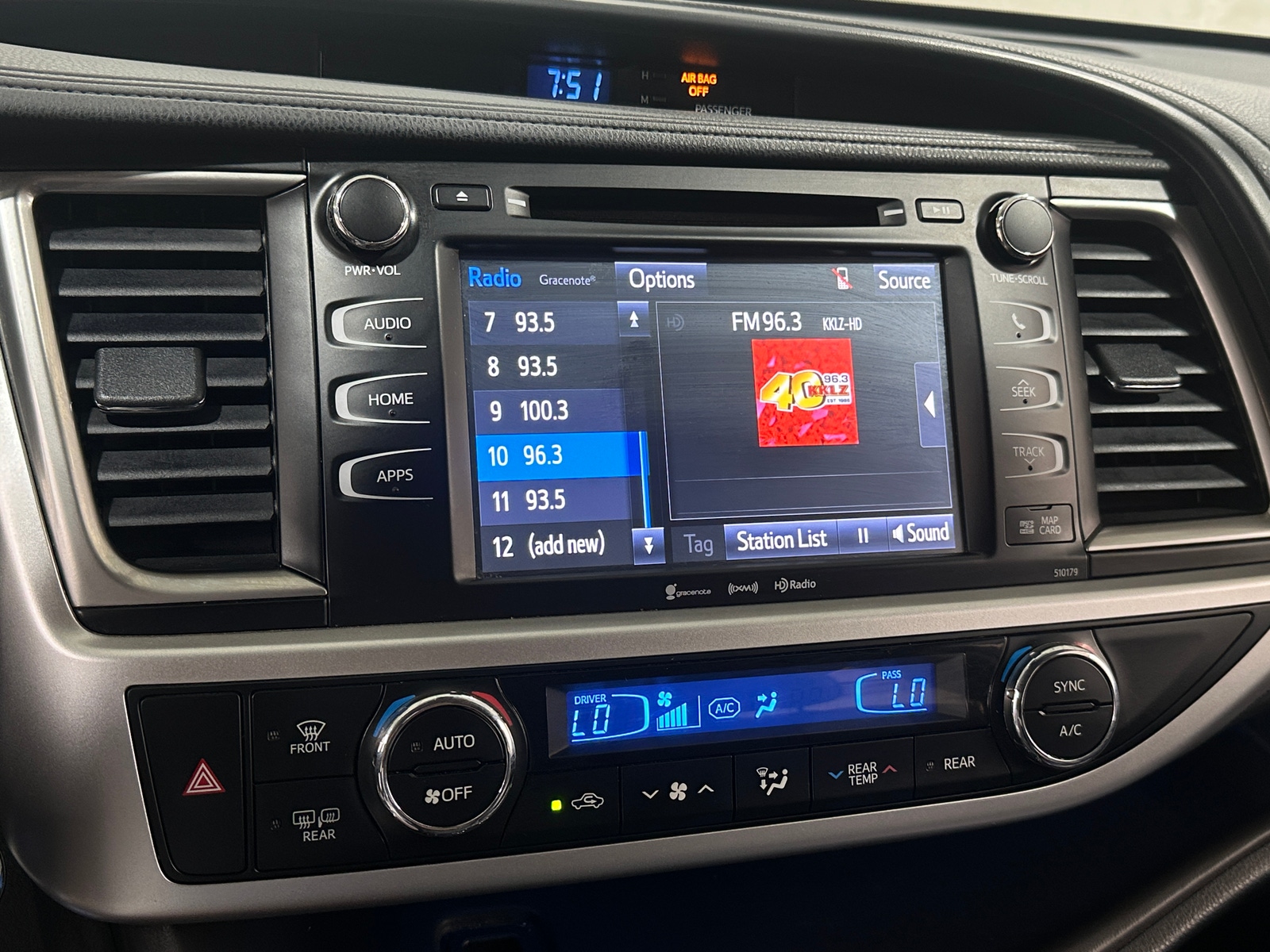 Thumbnail: 2017 Toyota Highlander - 4