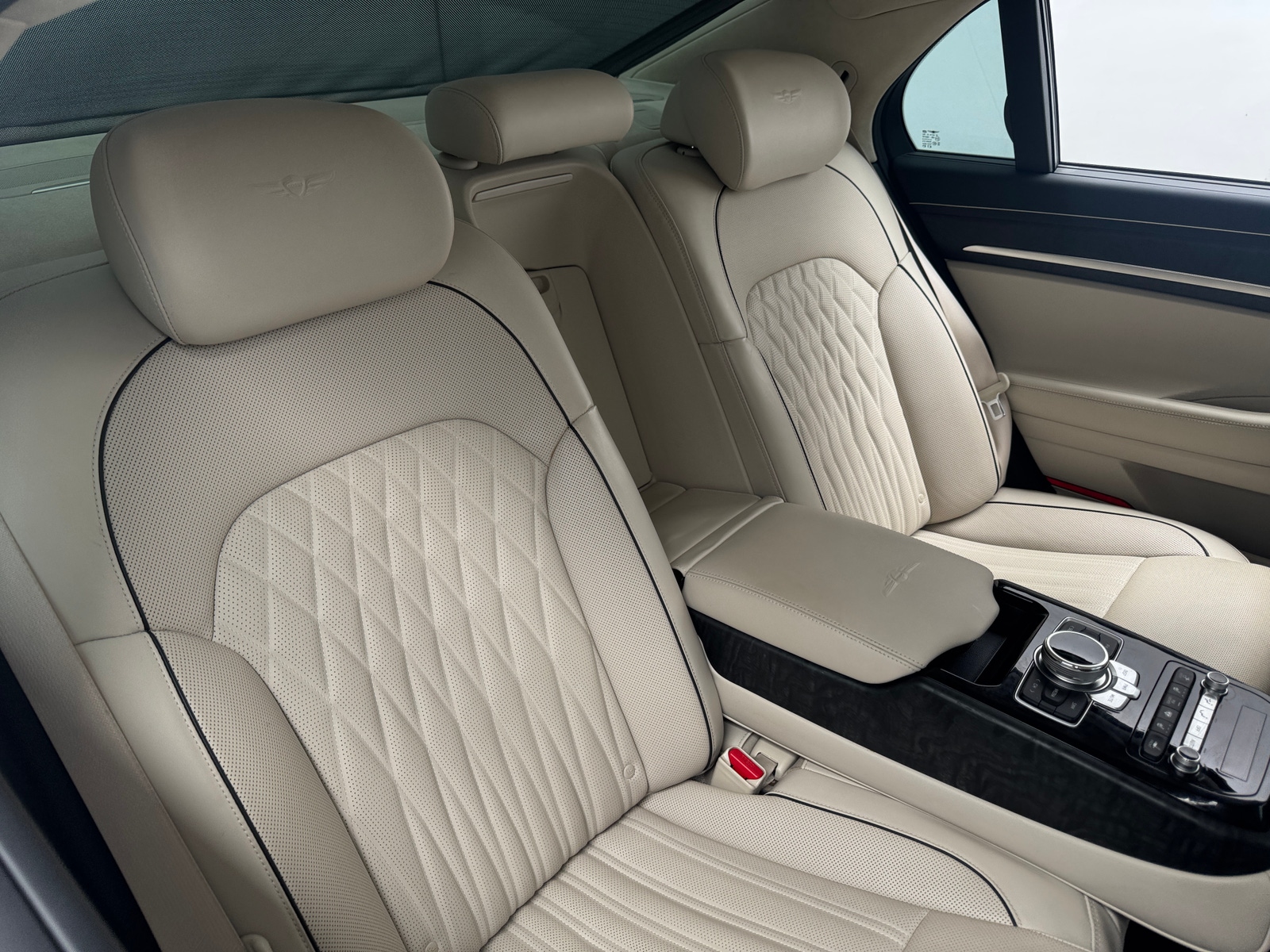 Thumbnail: 2021 Genesis G90 - 5