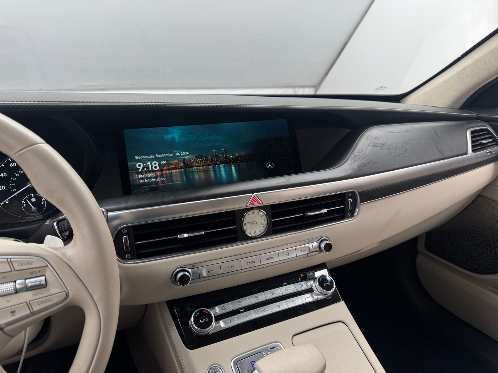 Thumbnail: 2021 Genesis G90 - 3
