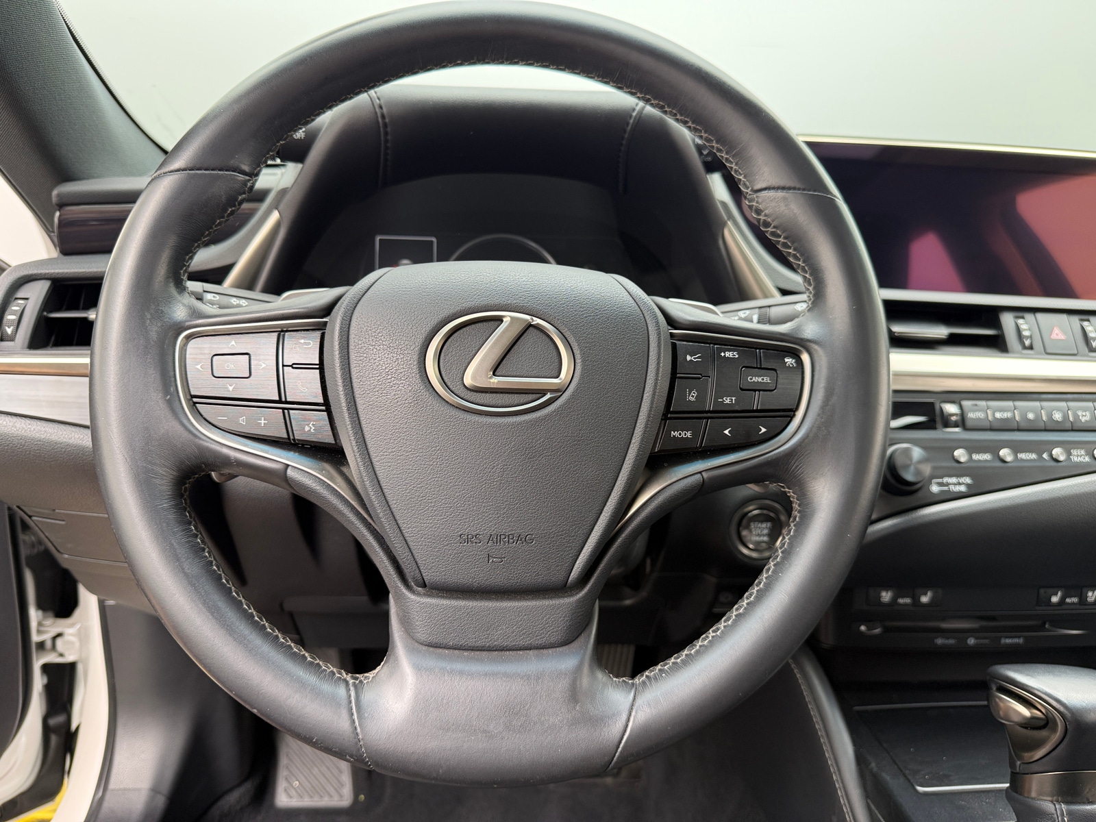 Thumbnail: 2019 Lexus ES - 5