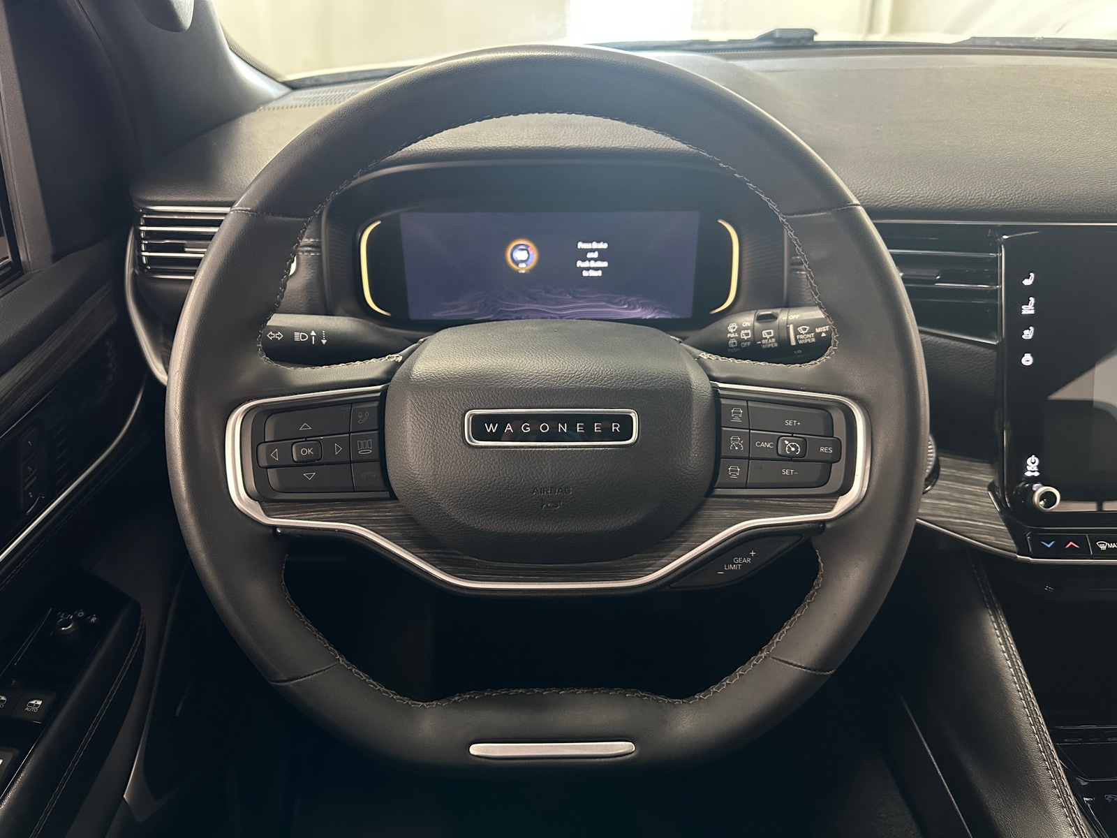 Thumbnail: 2024 Jeep Wagoneer - 4