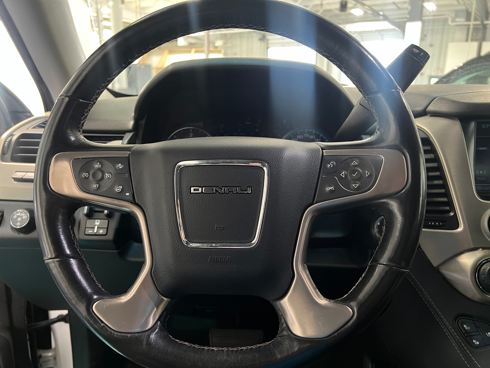 Thumbnail: 2019 GMC Yukon XL - 4