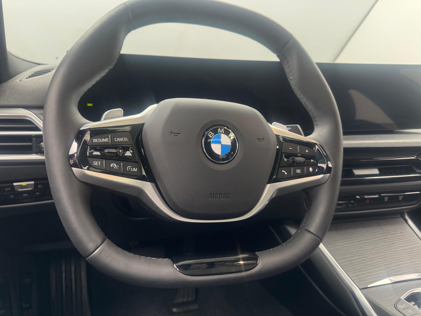 Thumbnail: 2026 BMW 3 Series - 4