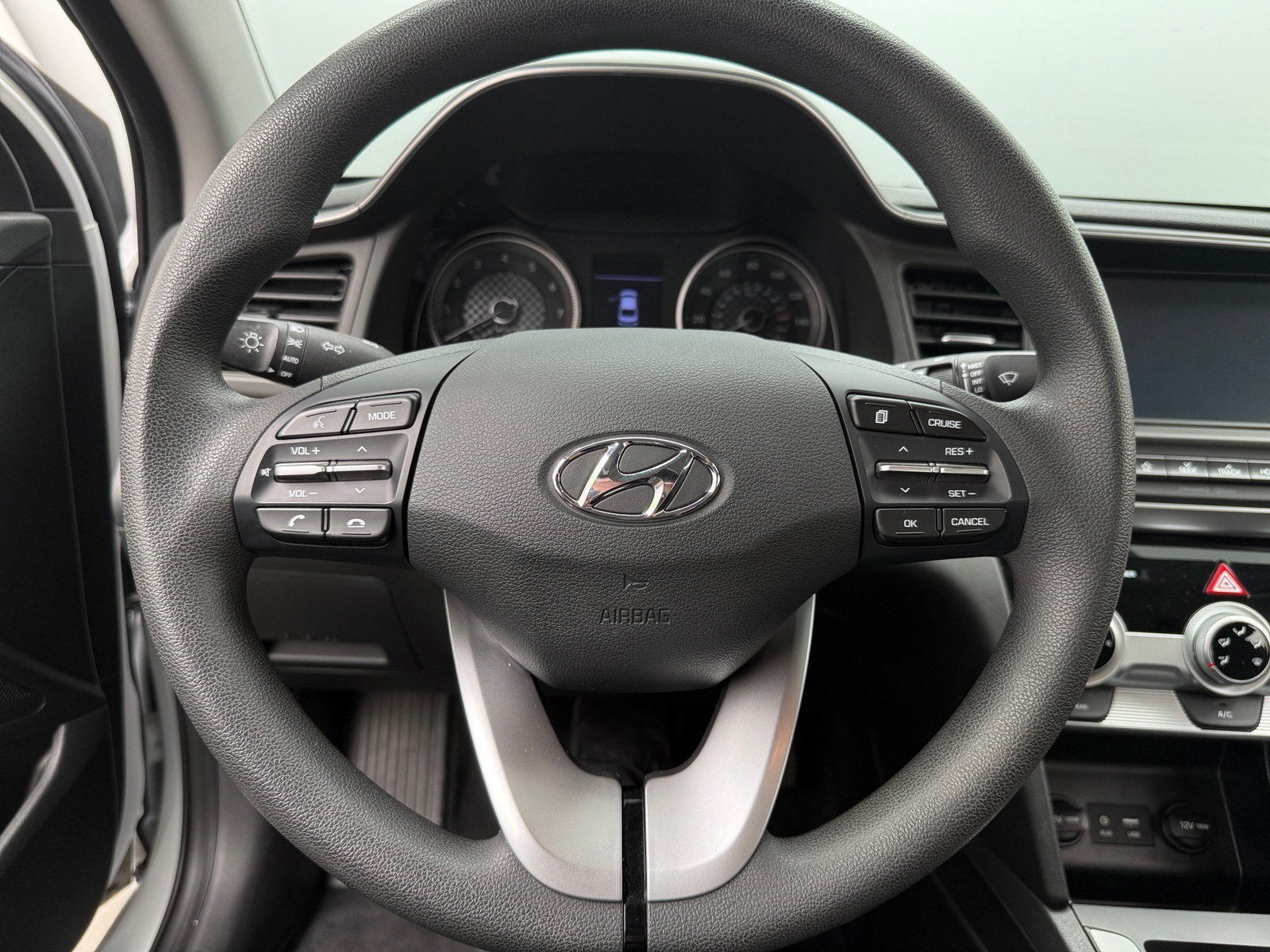Thumbnail: 2019 Hyundai Elantra - 5