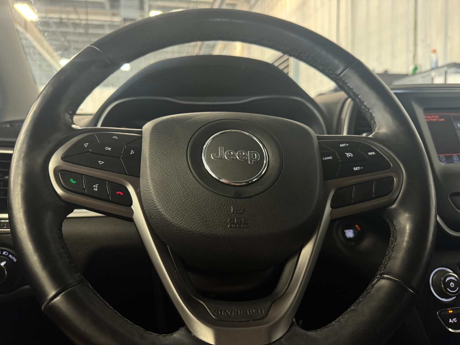 Thumbnail: 2021 Jeep Cherokee - 4