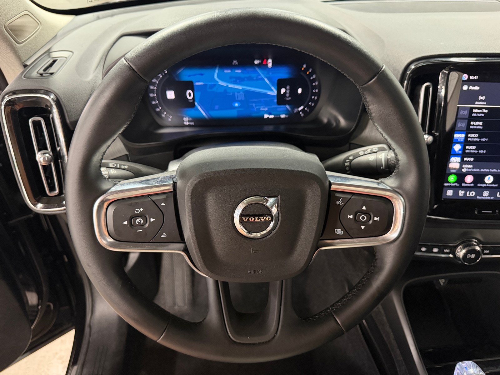 Thumbnail: 2026 Volvo XC40 - 4