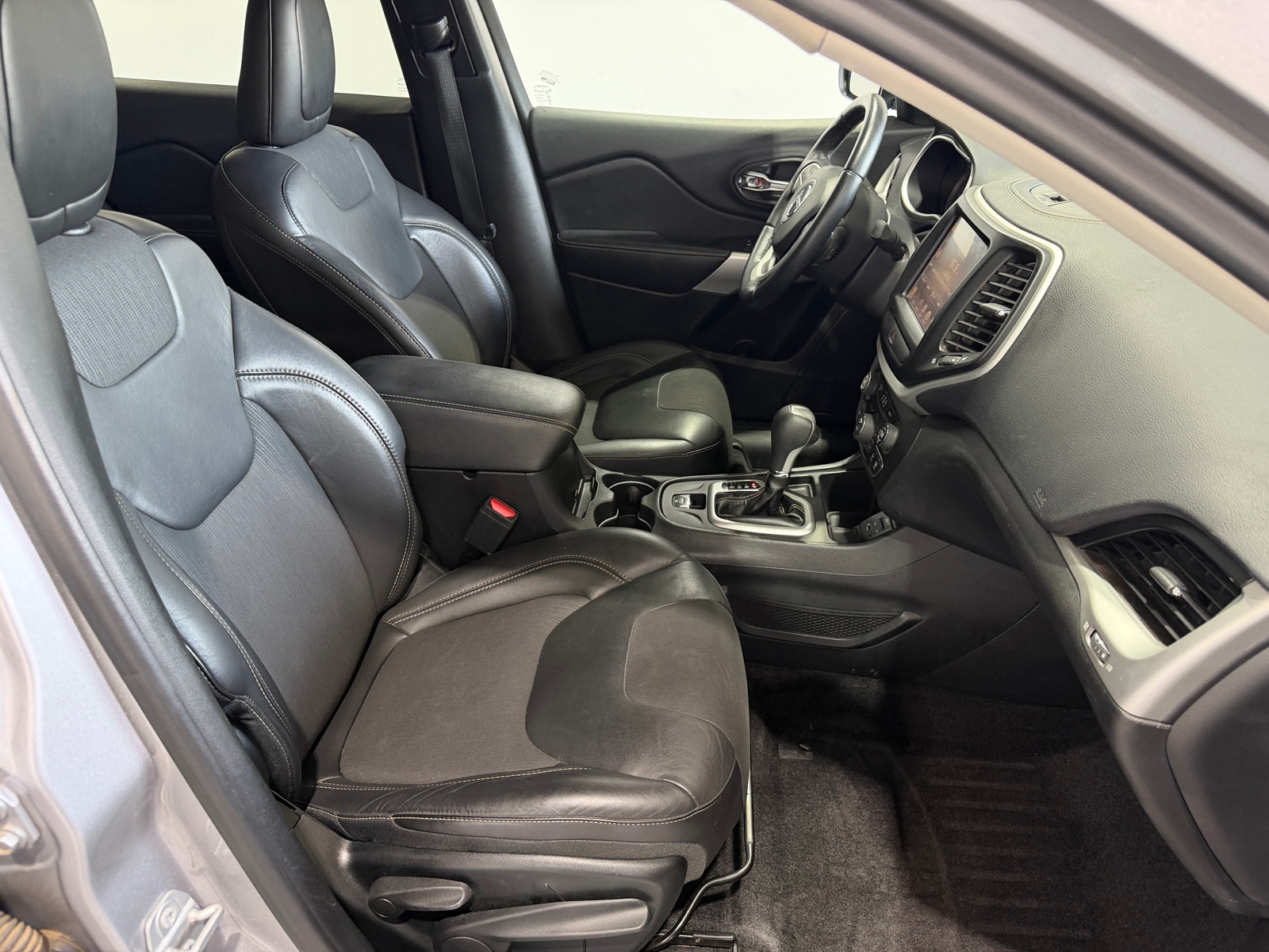 Thumbnail: 2018 Jeep Cherokee - 2