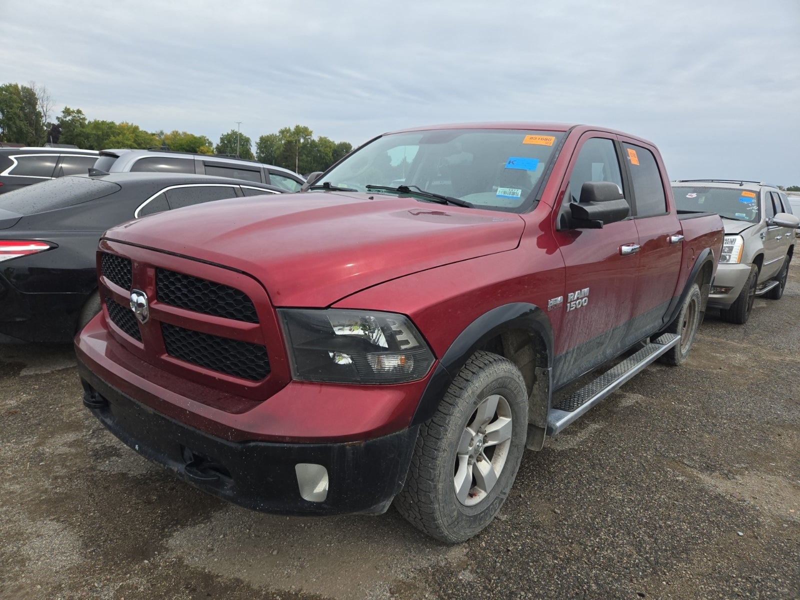 2014 Ram 1500 4WD Crew Cab 140.5" Outdoorsman