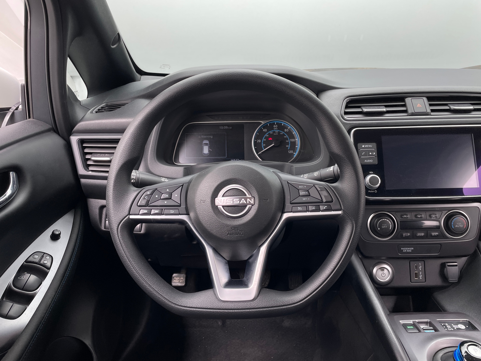 Thumbnail: 2025 Nissan Leaf - 5