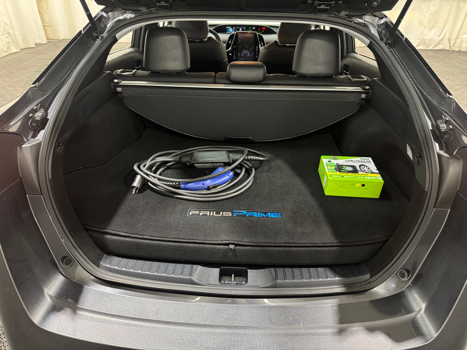 Thumbnail: 2020 Toyota Prius Prime - 6