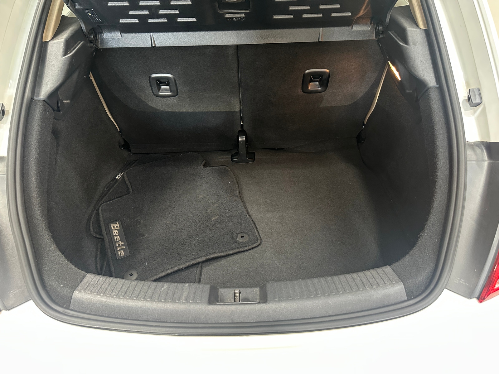 Thumbnail: 2013 Volkswagen Beetle - 7