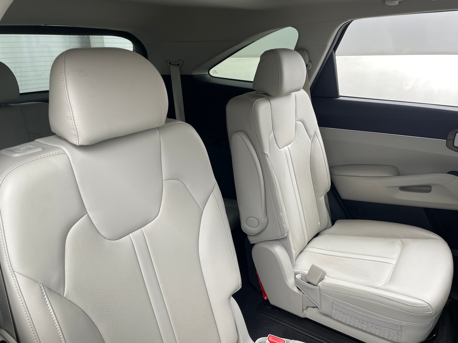 Thumbnail: 2023 Kia Sorento - 5
