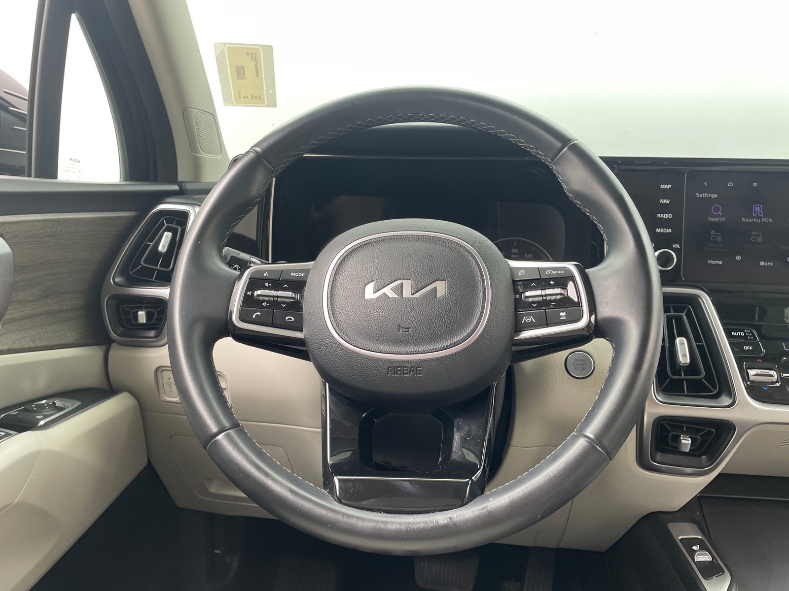 Thumbnail: 2023 Kia Sorento - 4