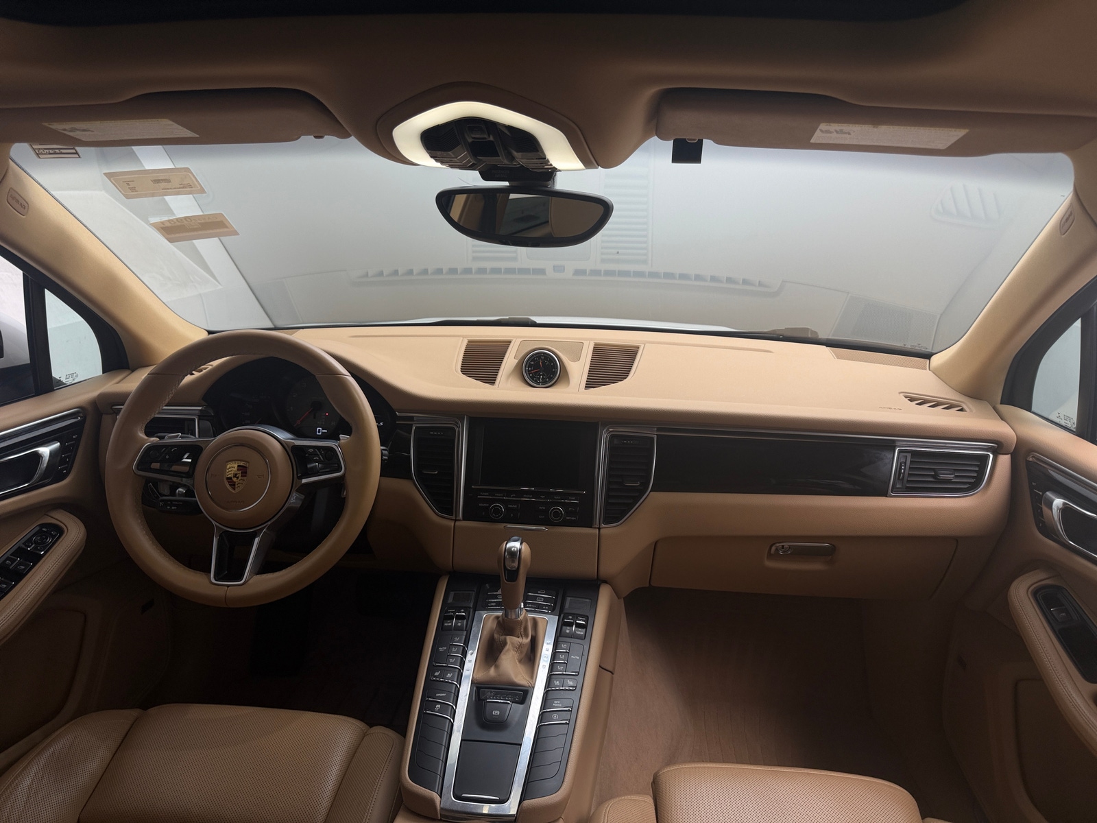 Thumbnail: 2016 Porsche Macan - 2