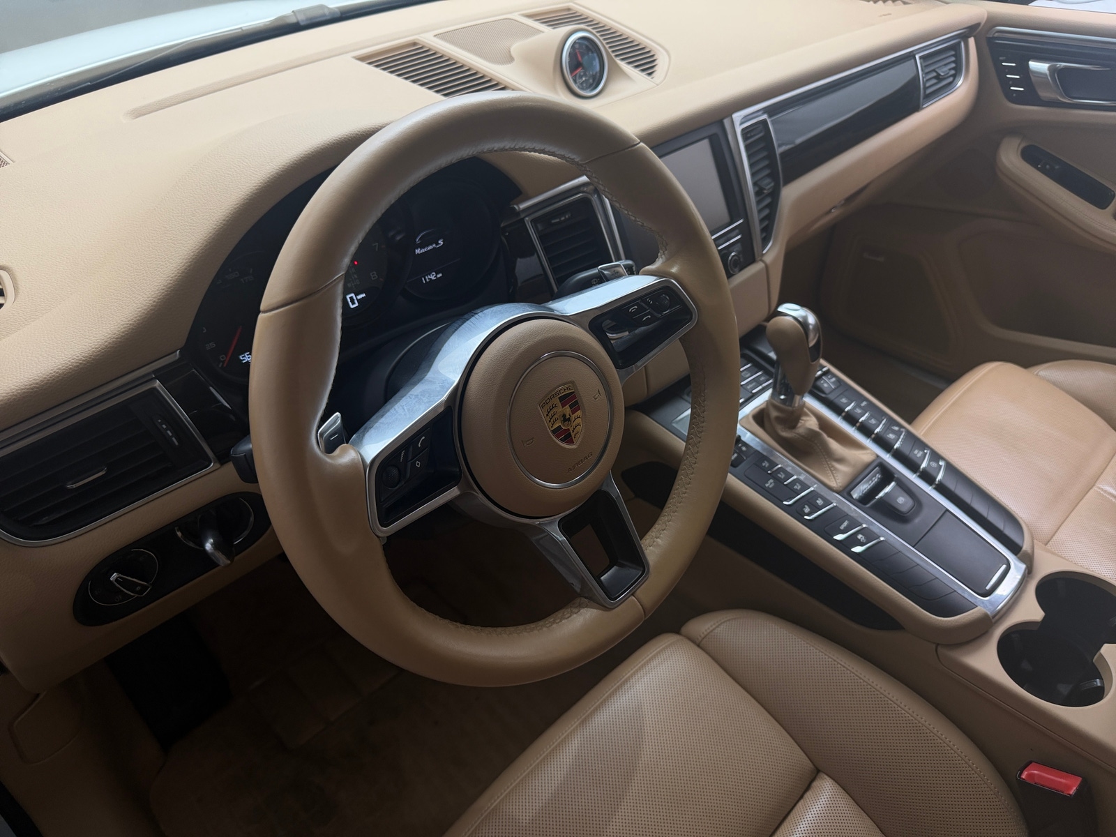Thumbnail: 2016 Porsche Macan - 4