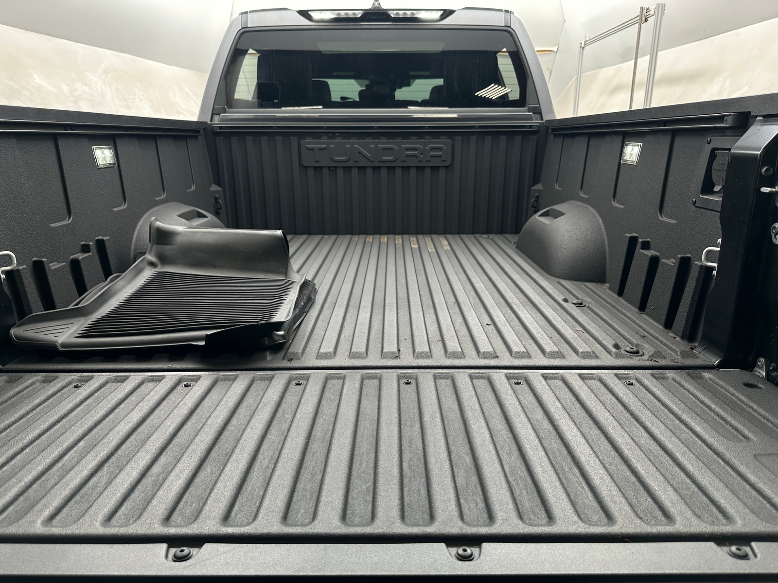 Thumbnail: 2025 Toyota Tundra - 6
