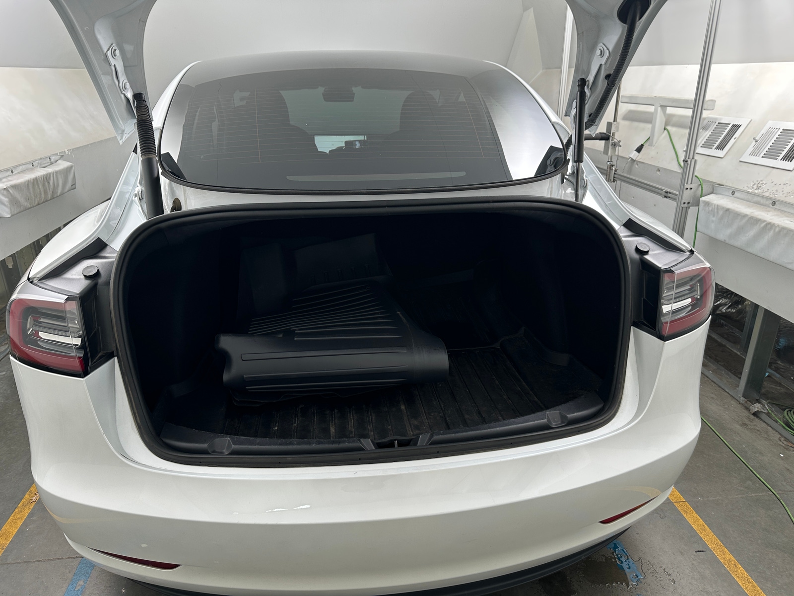 Thumbnail: 2023 Tesla Model 3 - 6