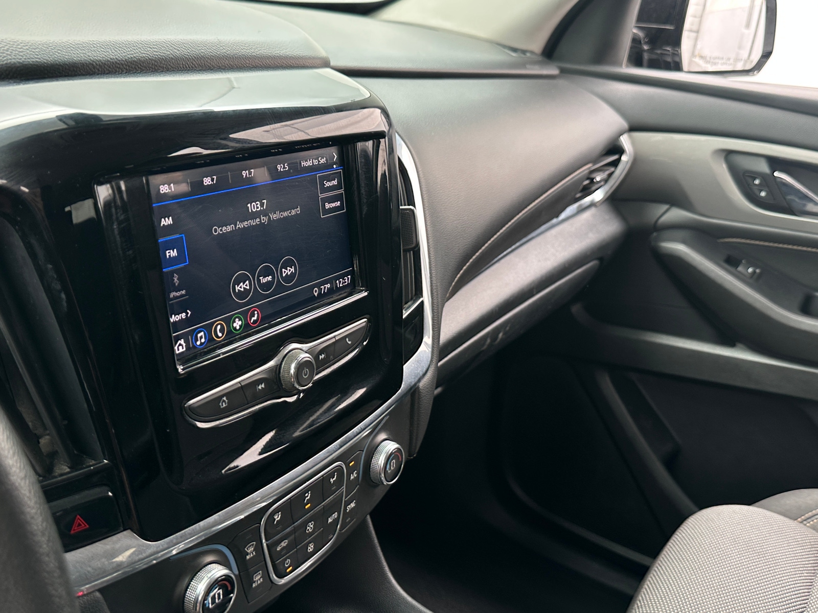 Thumbnail: 2020 Chevrolet Traverse - 4