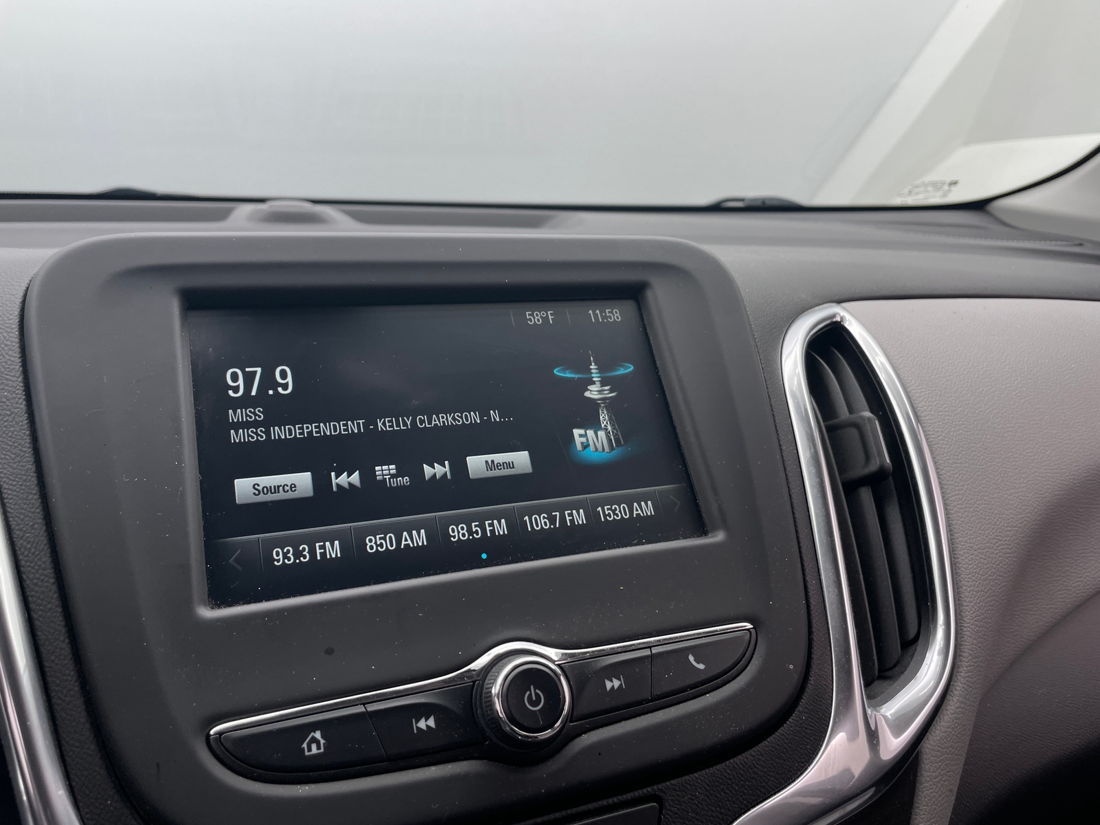 Thumbnail: 2018 Chevrolet Equinox - 4