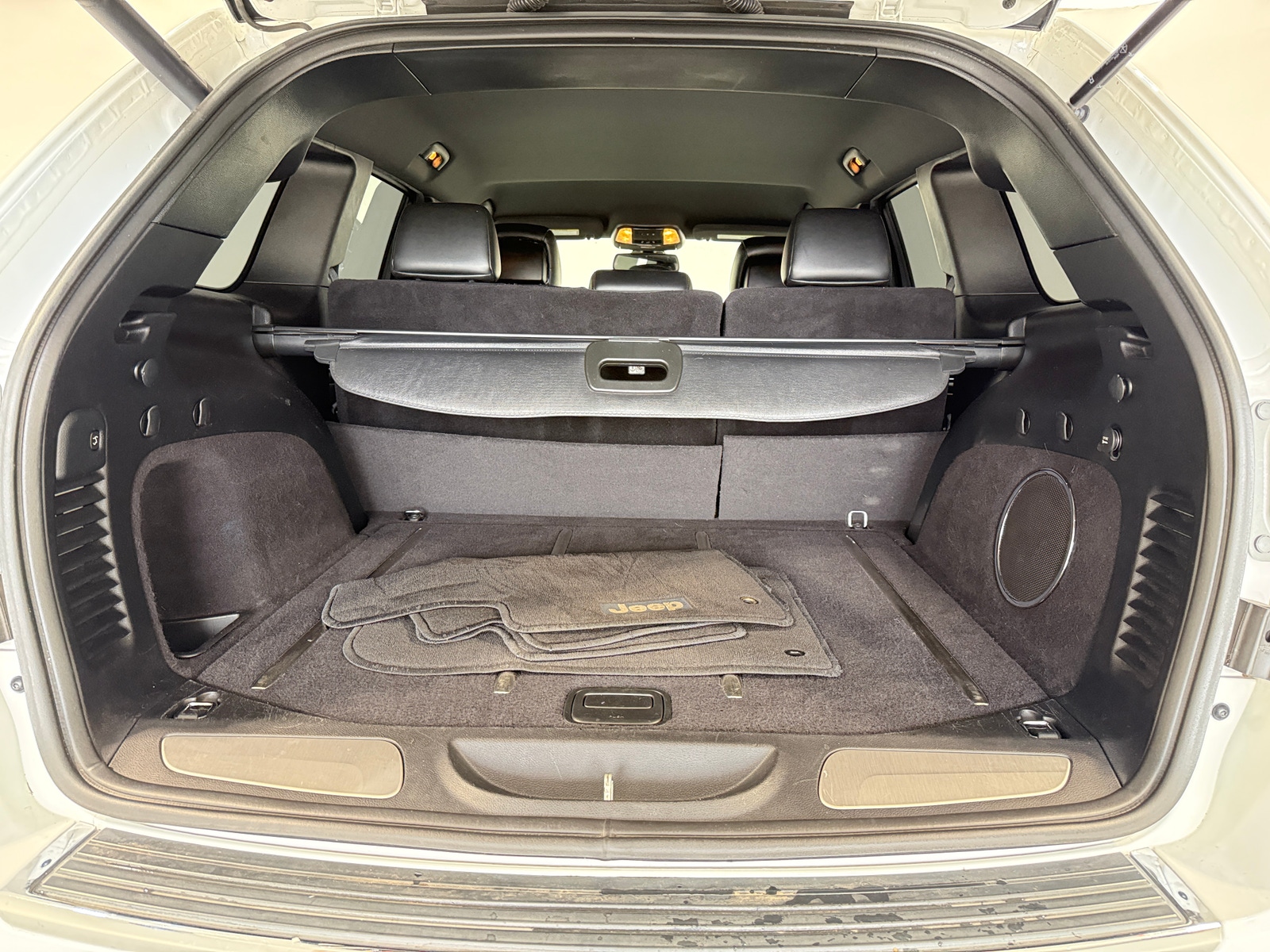 Thumbnail: 2014 Jeep Grand Cherokee - 6
