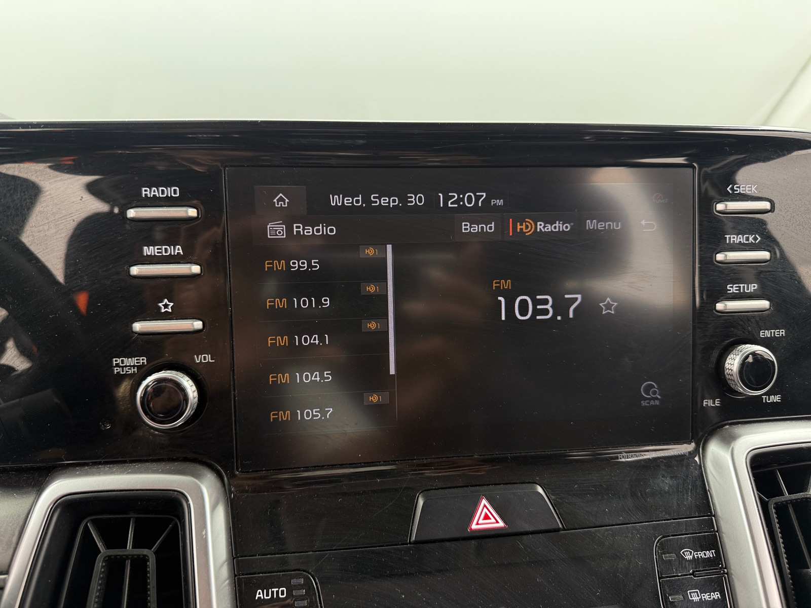 Thumbnail: 2021 Kia Sorento - 3