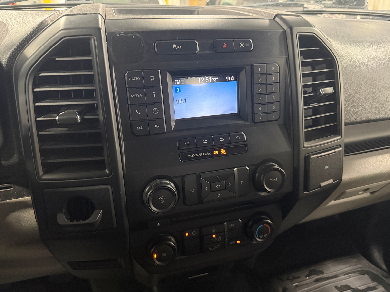 Thumbnail: 2018 Ford Econoline - 4