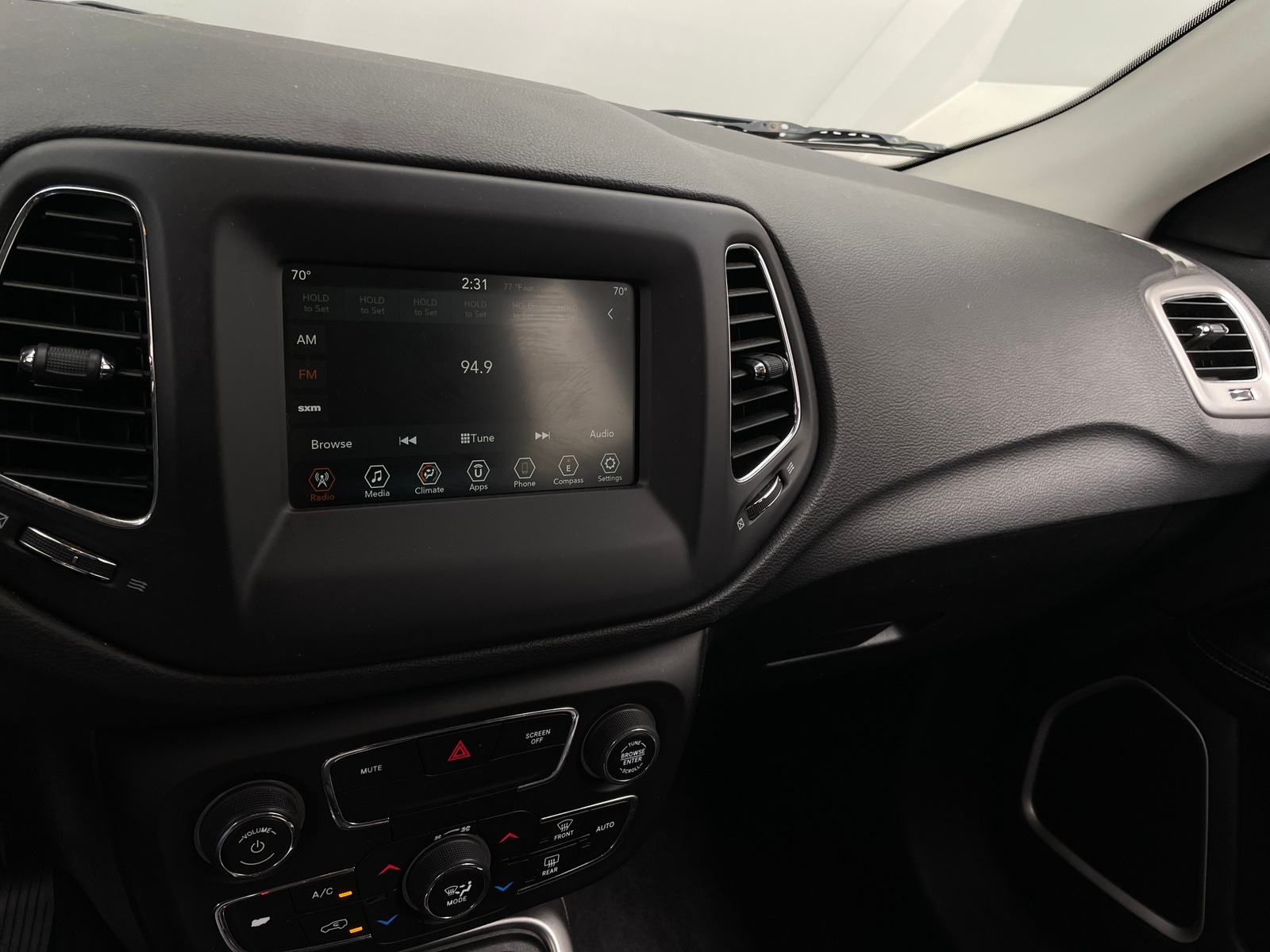 Thumbnail: 2019 Jeep Compass - 4