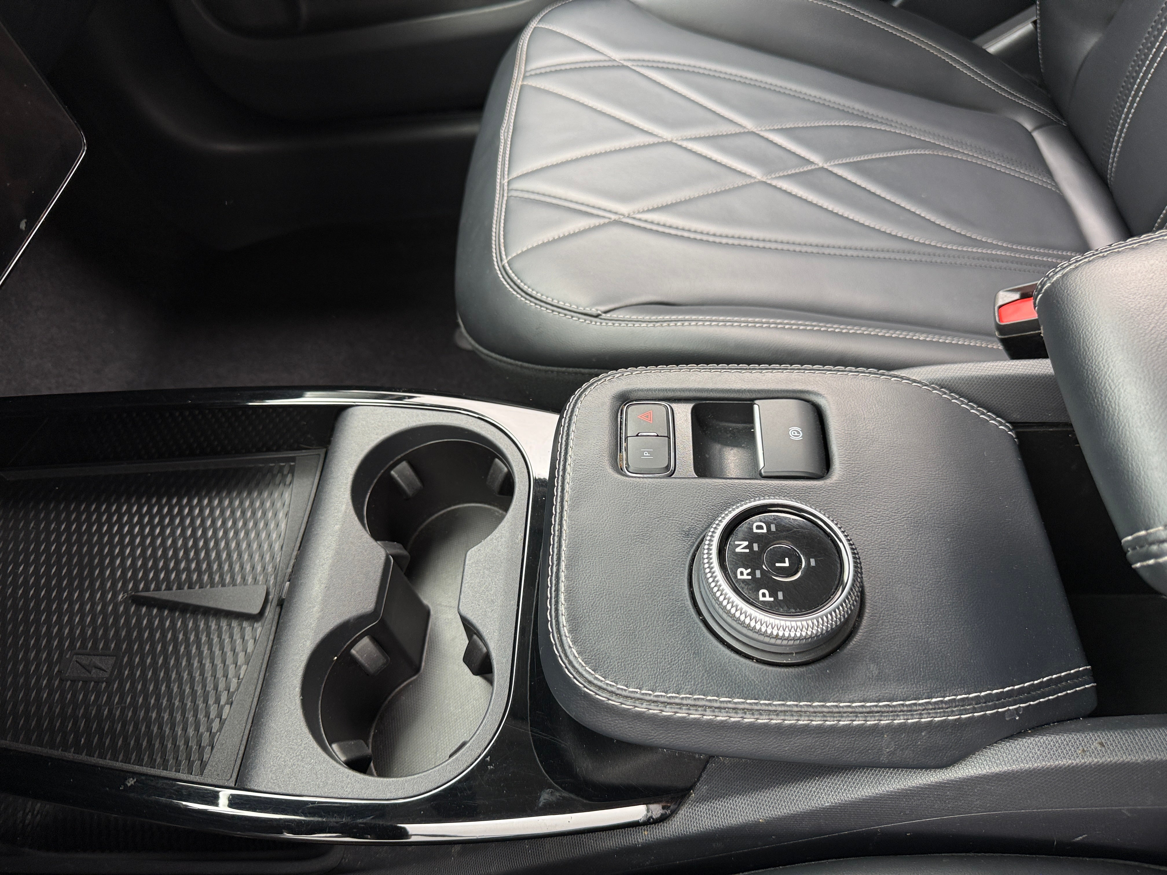 2023 Ford Mustang MACH-E Select, photo 3
