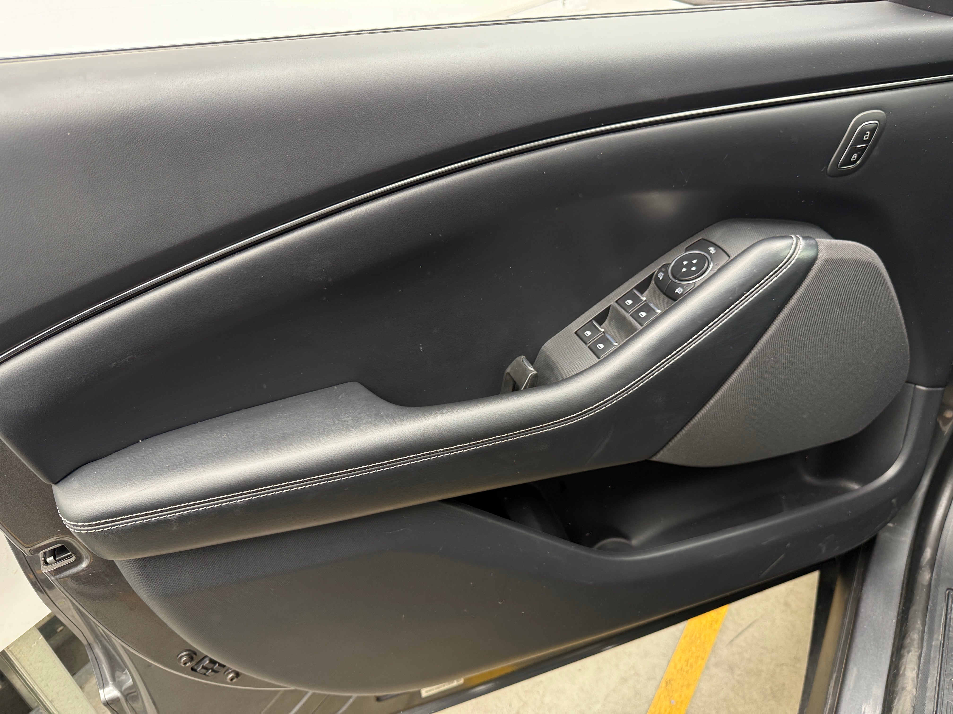 2023 Ford Mustang MACH-E Select, photo 4