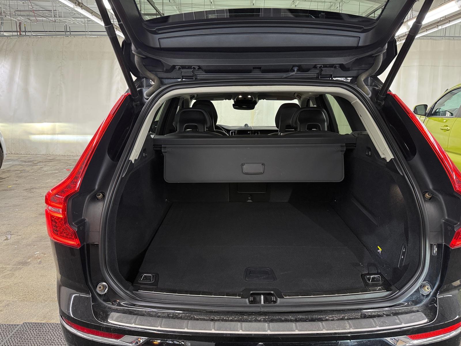 Thumbnail: 2018 Volvo XC60 - 7