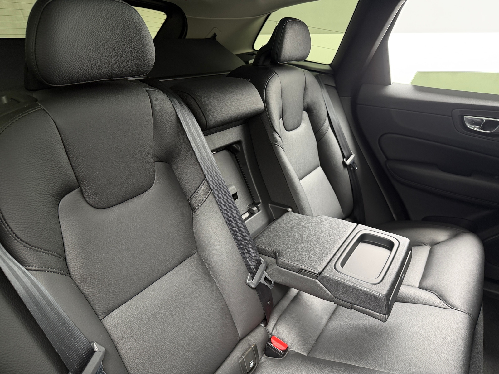 Thumbnail: 2018 Volvo XC60 - 5