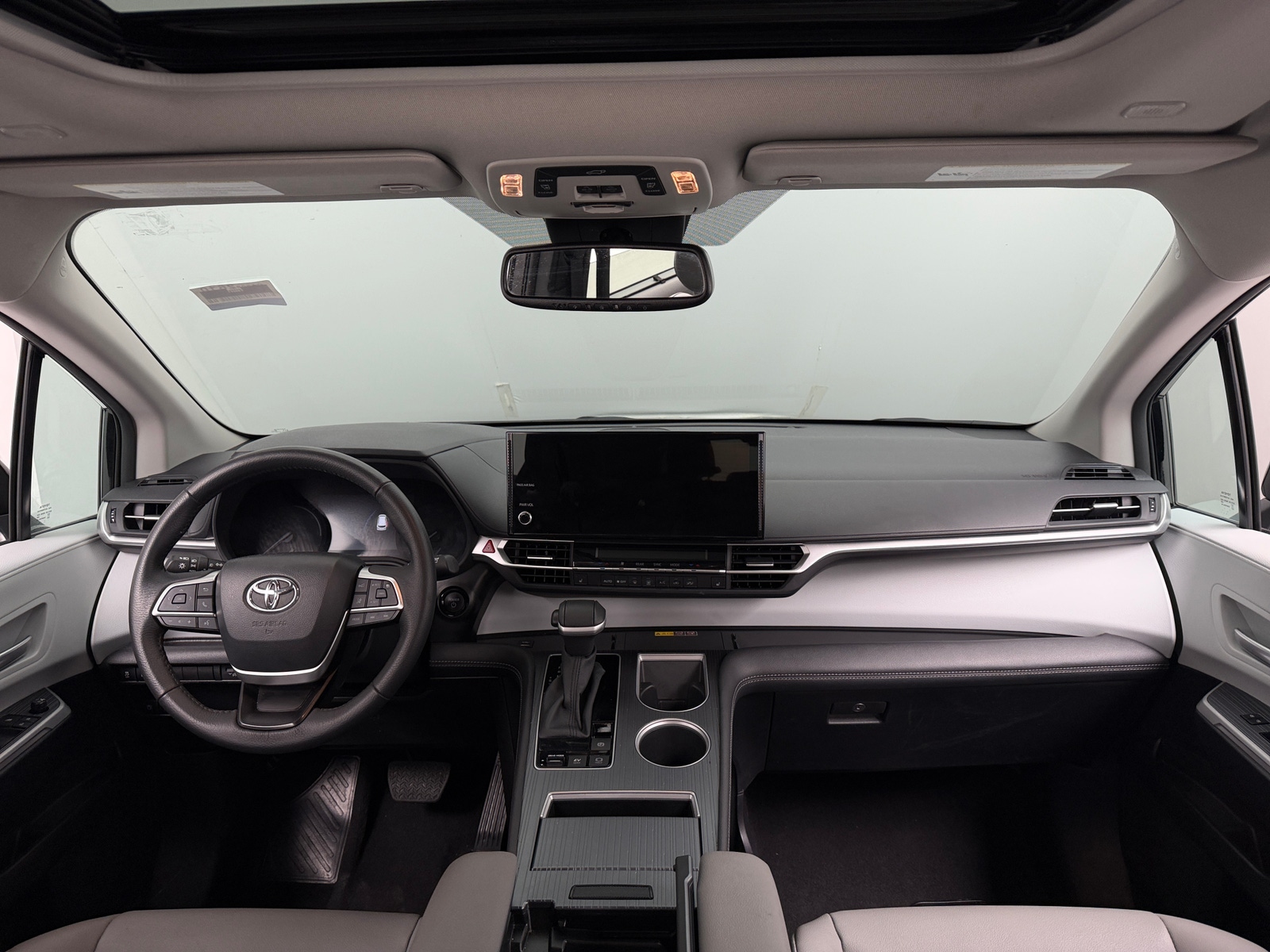 Thumbnail: 2026 Toyota Sienna - 2