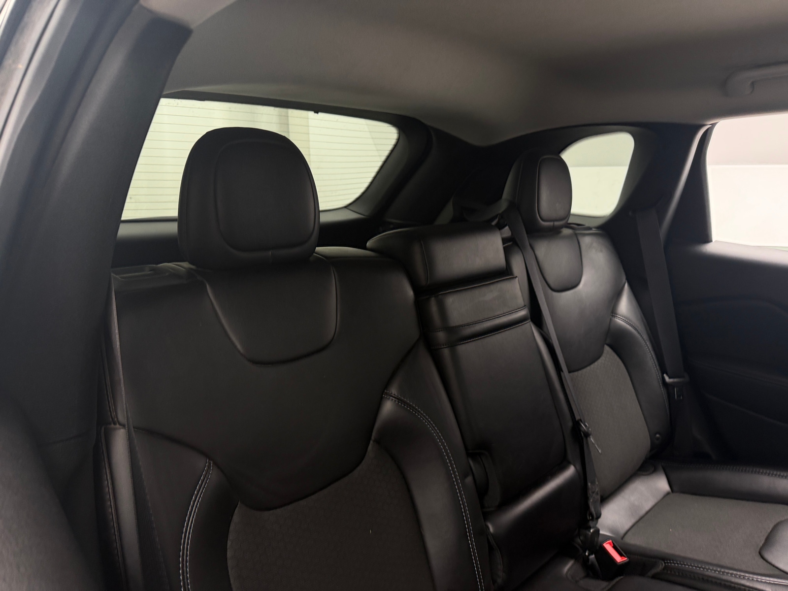 Thumbnail: 2019 Jeep Cherokee - 6