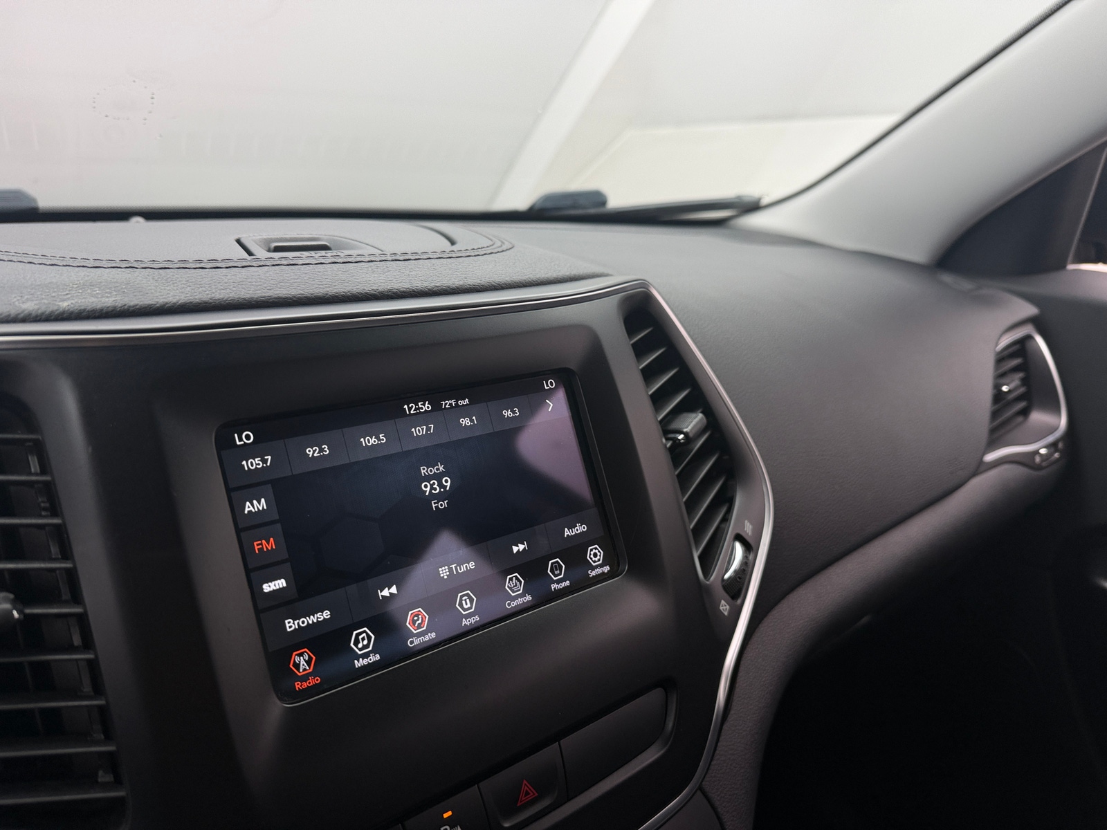 Thumbnail: 2019 Jeep Cherokee - 4