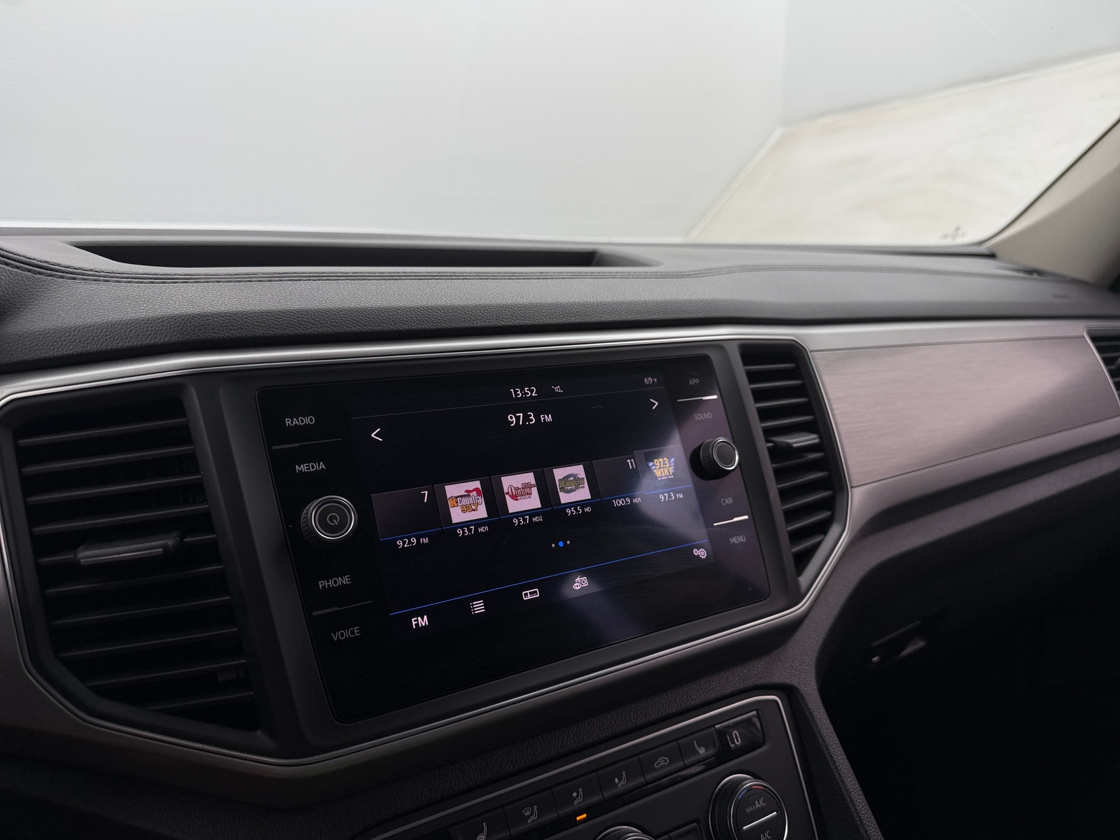 Thumbnail: 2019 Volkswagen Atlas - 4