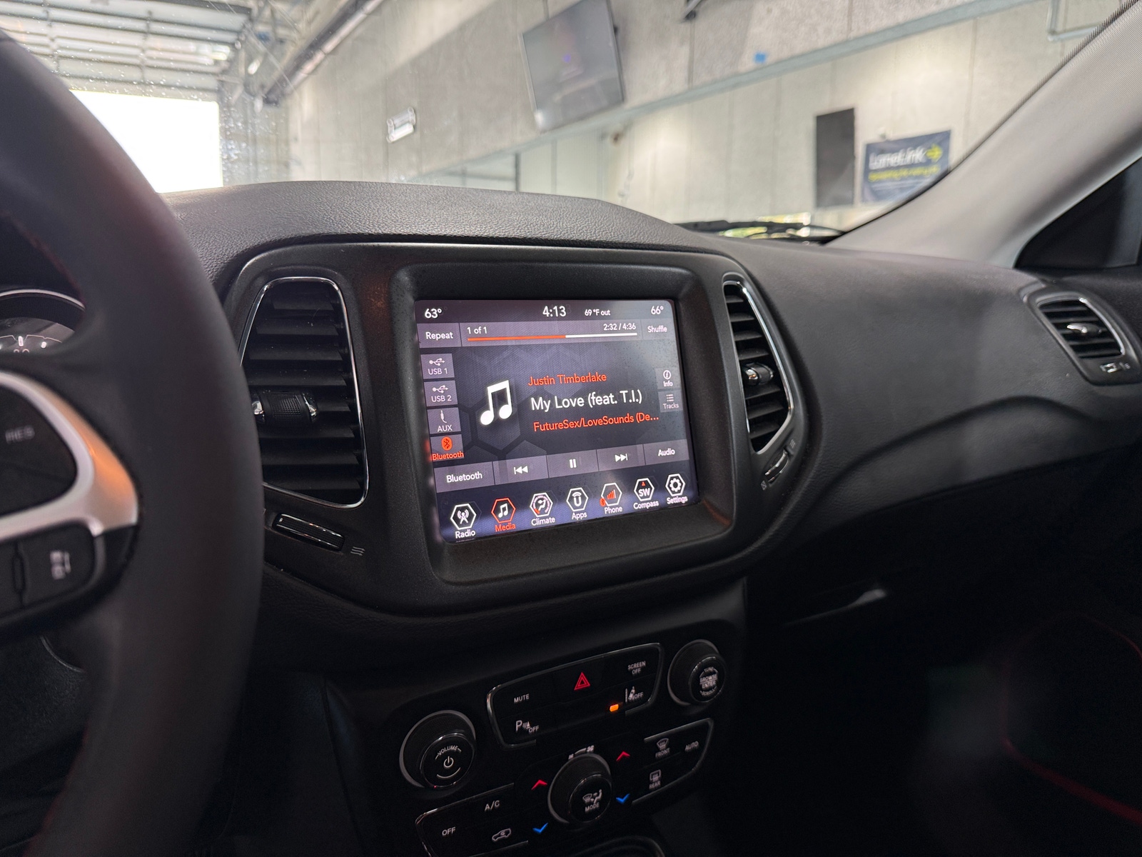 Thumbnail: 2021 Jeep Compass - 4
