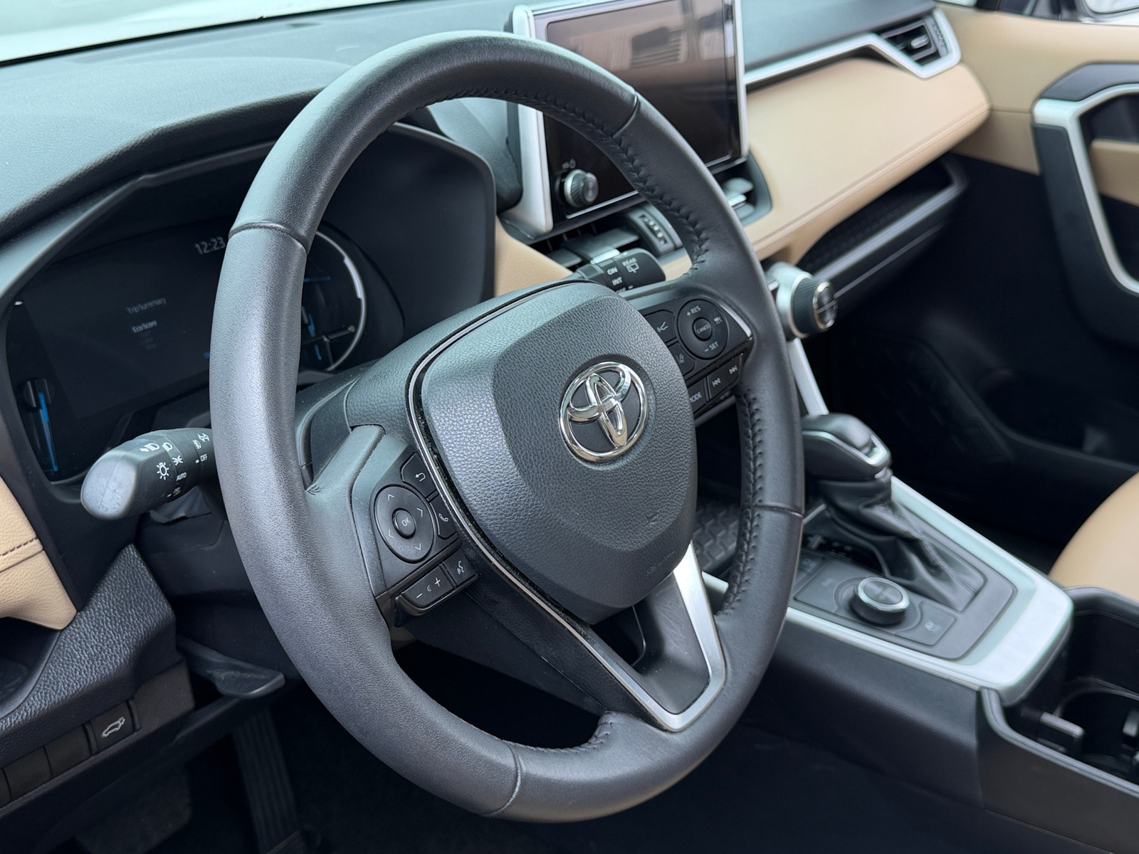 Thumbnail: 2025 Toyota RAV4 - 4