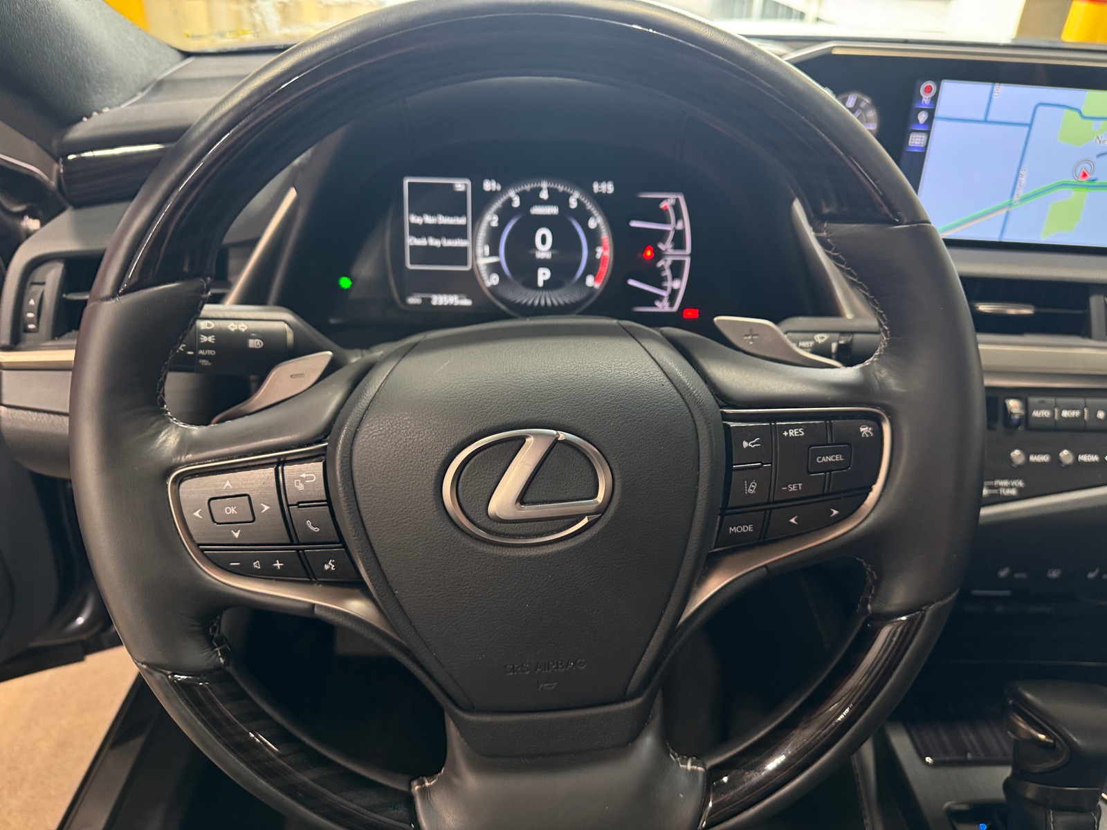 Thumbnail: 2019 Lexus ES - 4