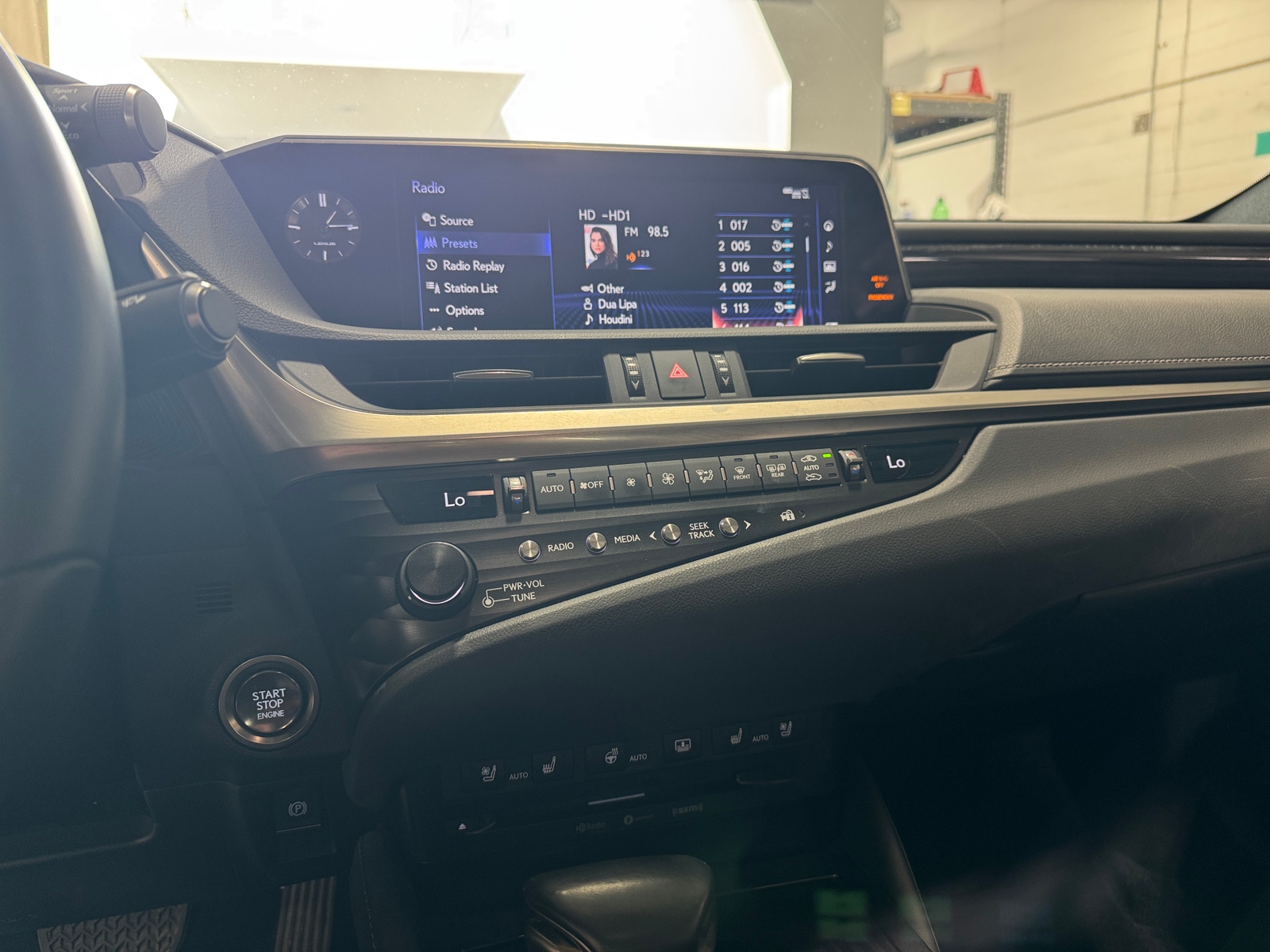 Thumbnail: 2019 Lexus ES - 3