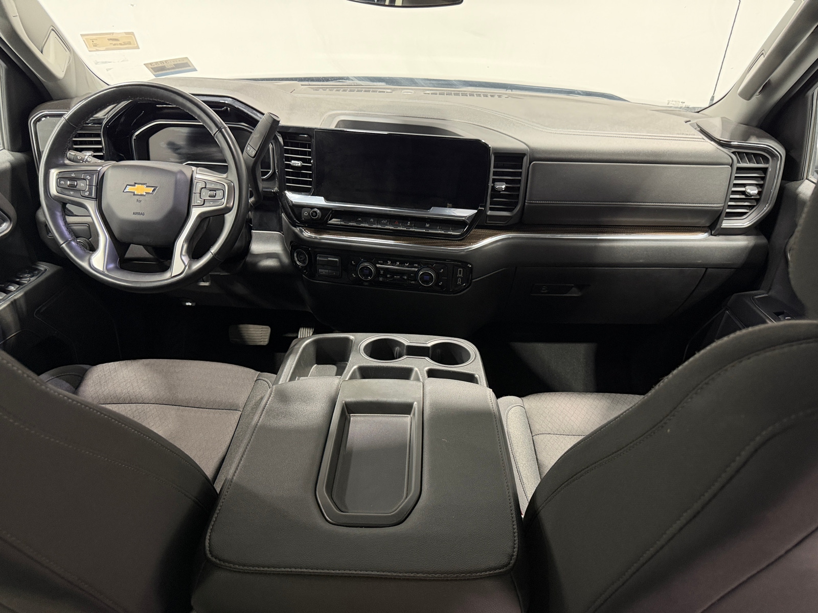 Thumbnail: 2025 Chevrolet Silverado 1500 - 3