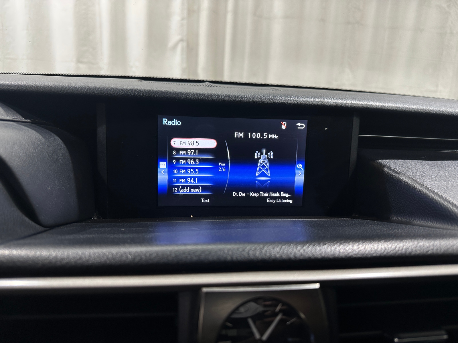 Thumbnail: 2019 Lexus IS - 4