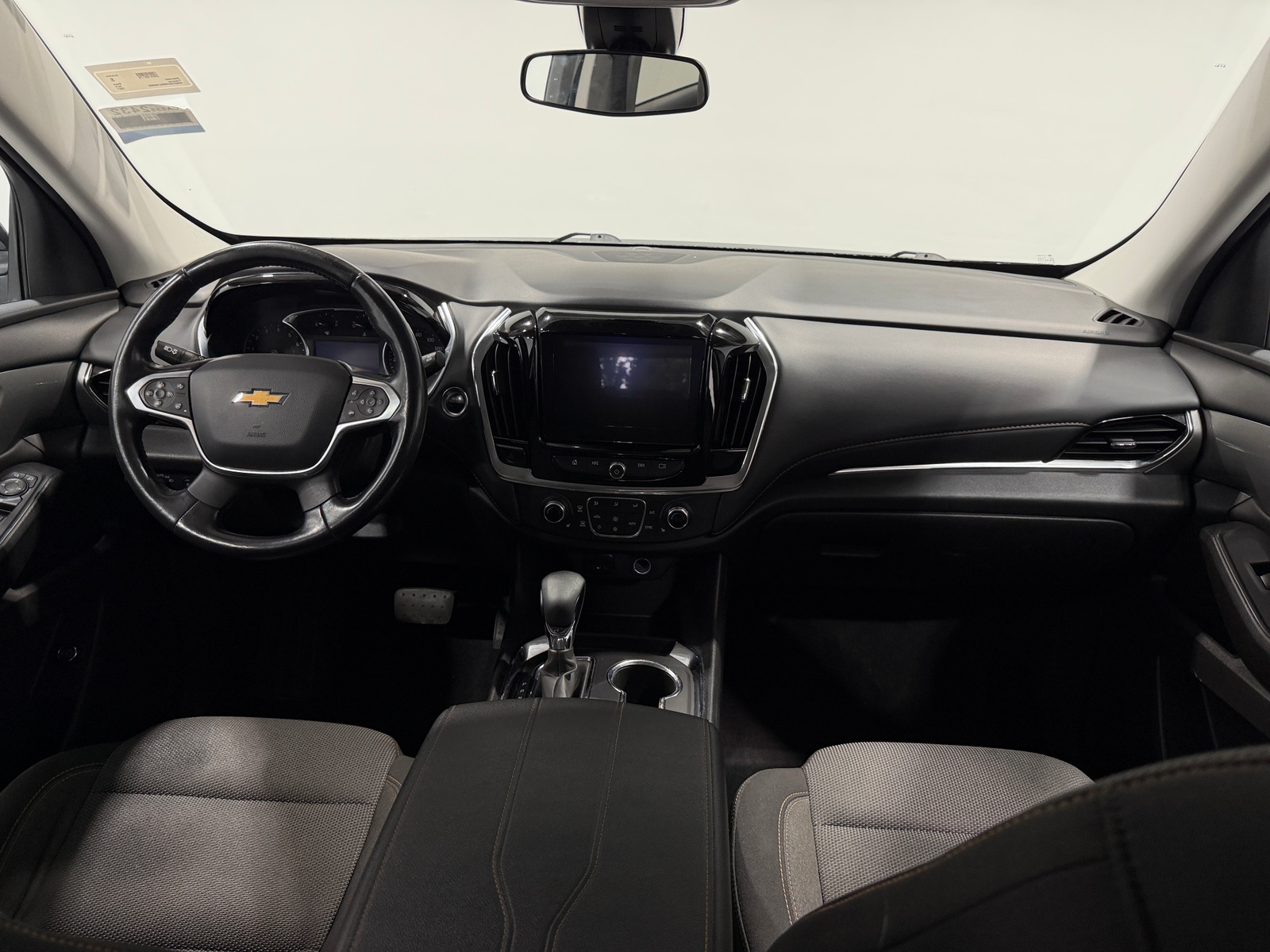 Thumbnail: 2021 Chevrolet Traverse - 3