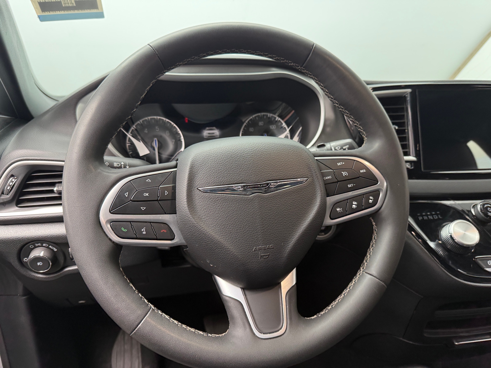 Thumbnail: 2025 Chrysler Pacifica - 4