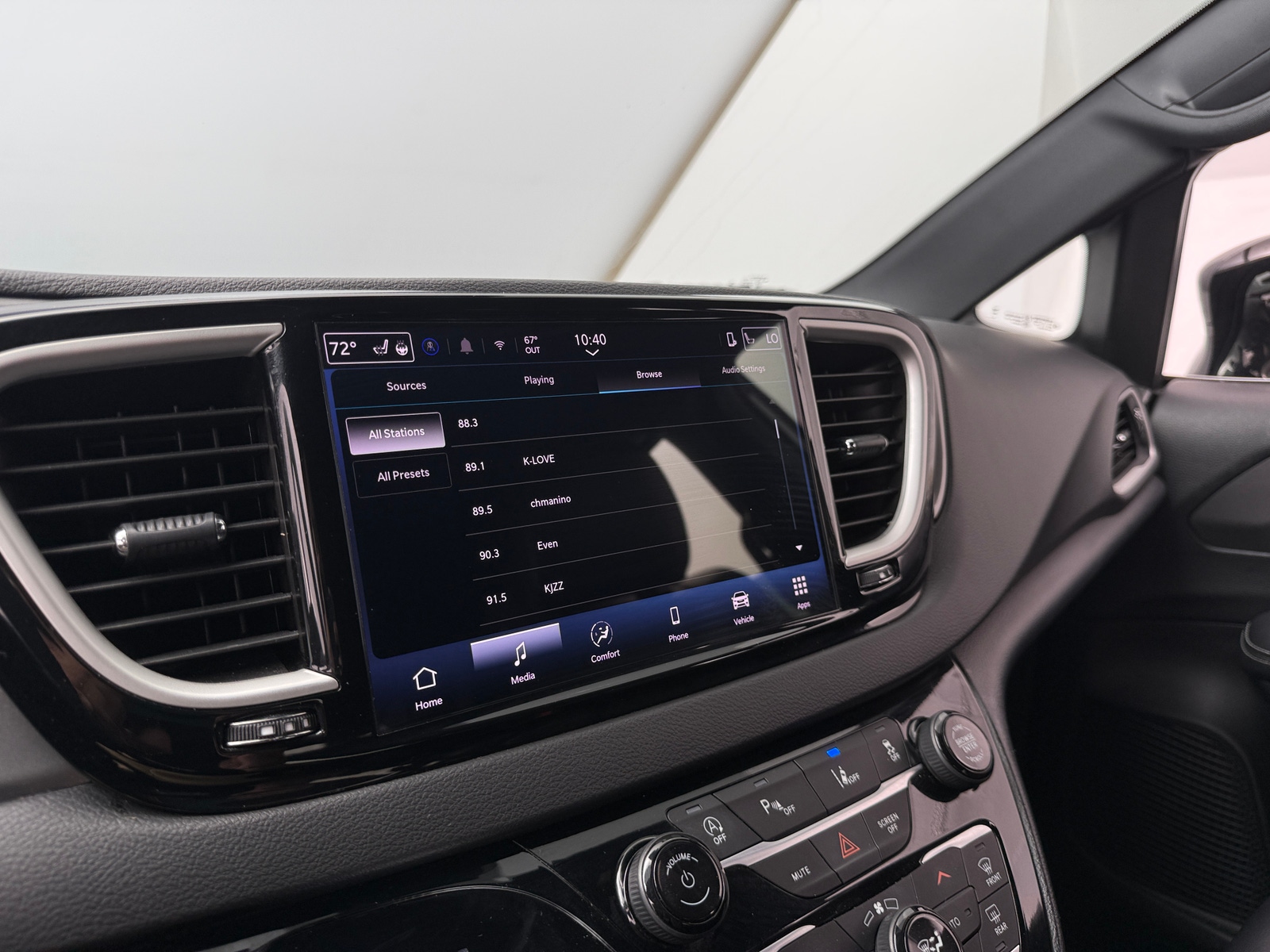Thumbnail: 2025 Chrysler Pacifica - 3